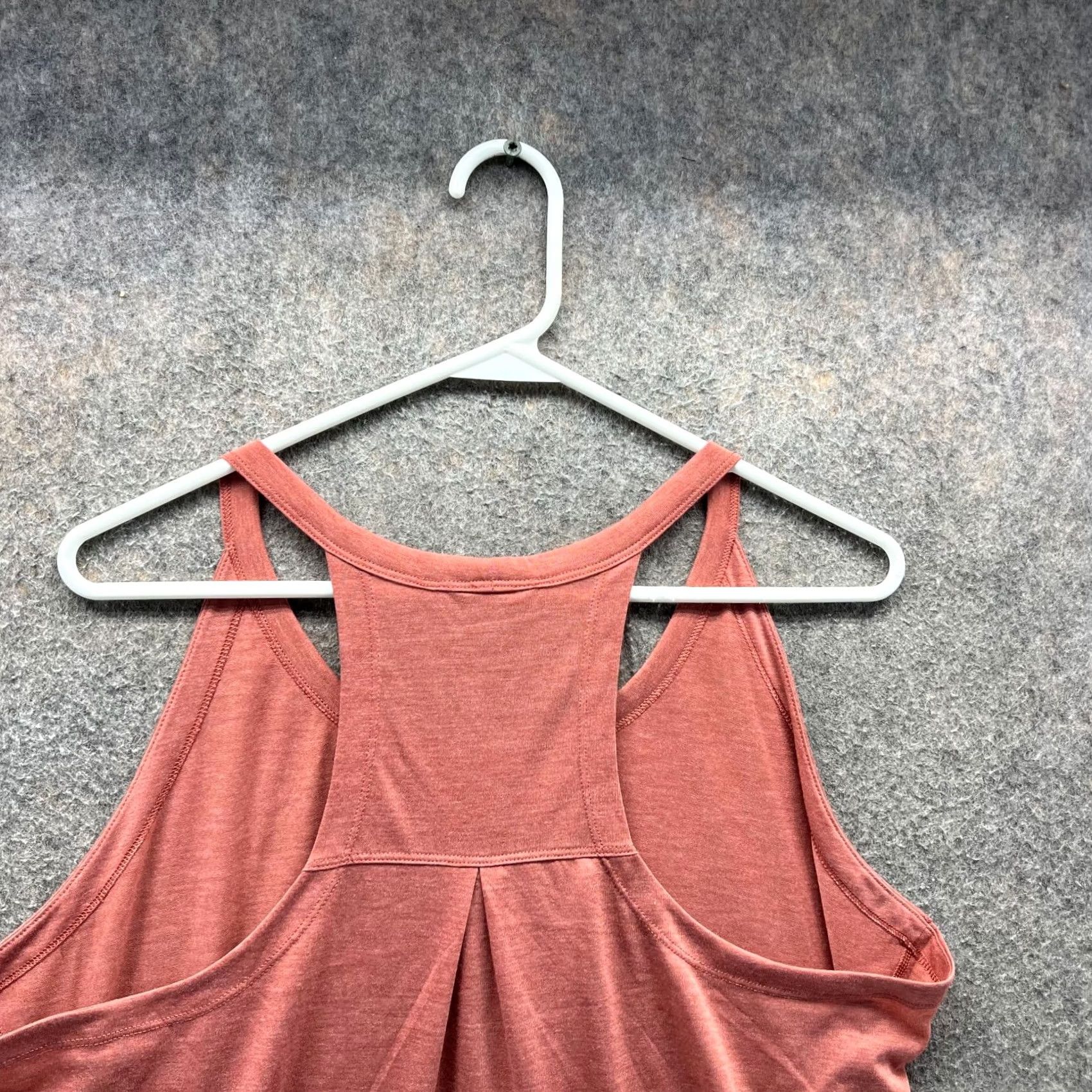 Patagonia VINTAGE Patagonia Shirt Women XL Peach Capilene Cool Trail Tank Top Blouse Orange Hike Size XL / US 12-14 / IT 48-50 - 7 Thumbnail