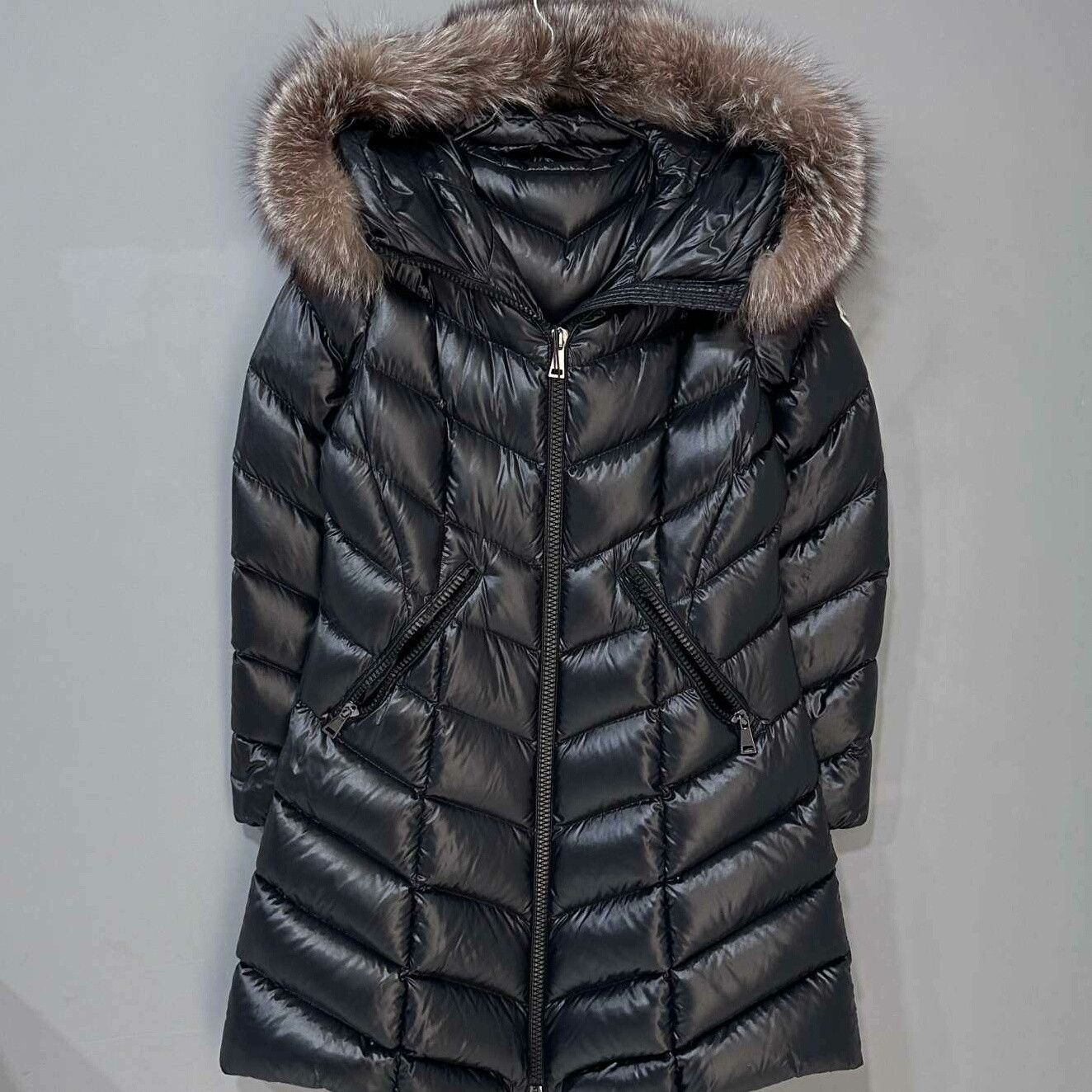Moncler Moncler Down Down Jacket L Women Size L / US 10 / IT 46 - 1 Thumbnail