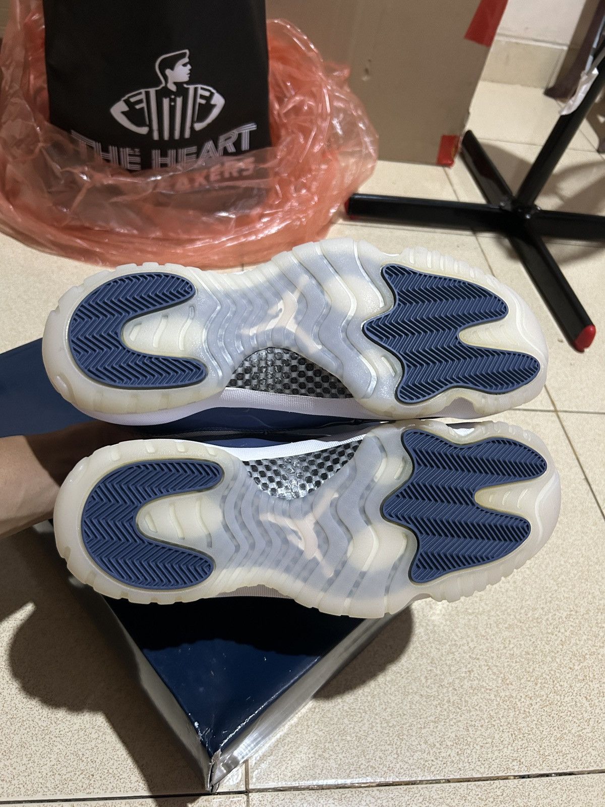 Jordan Brand air jordan 11 low diffused blue Size US 12.5 / EU 45-46 - 6 Thumbnail