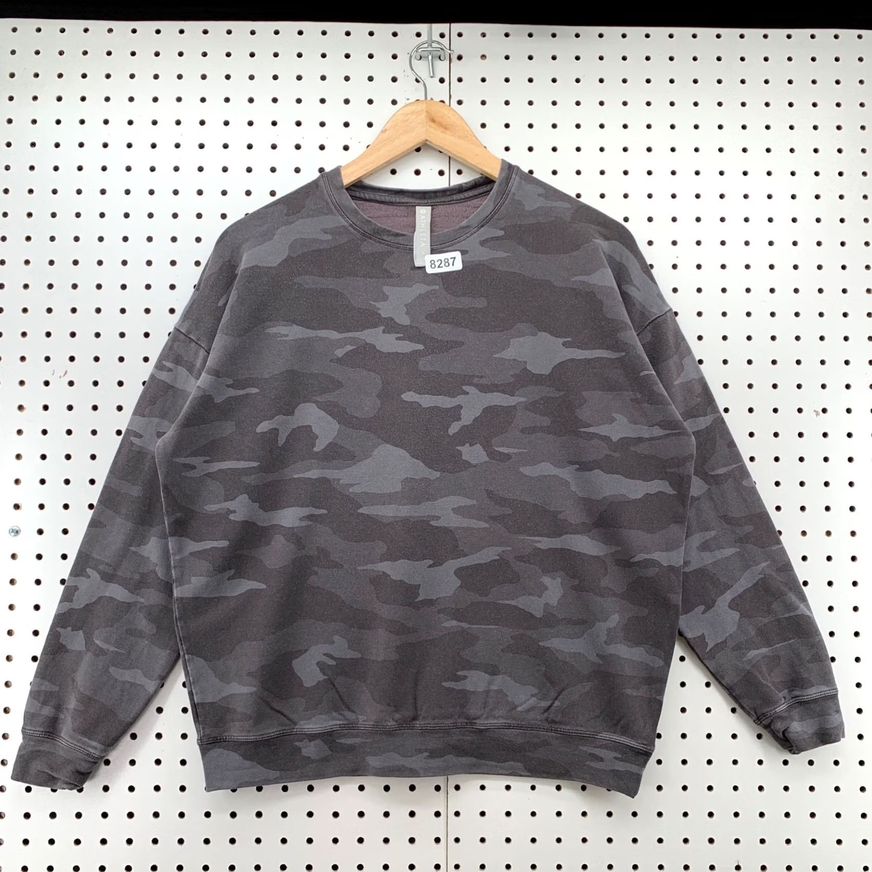 Athleta Athleta Sweatshirt Womens Small Gray Camouflage Crewneck Pullover Shirt Size S / US 4 / IT 40 - 2 Thumbnail