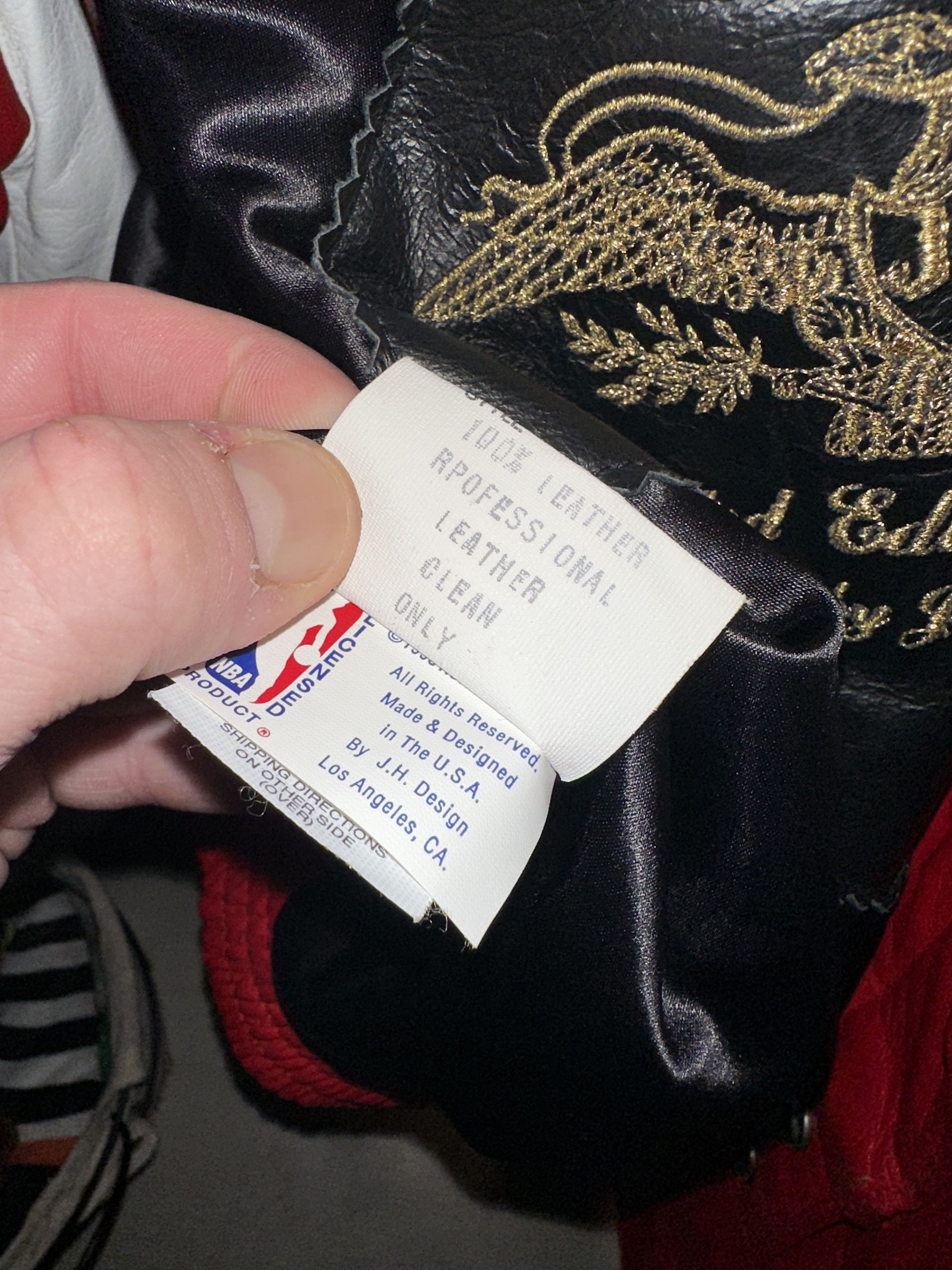 Jeff Hamilton × NBA × Vintage Vintage Jeff Hamilton *THREEPEAT BULLS* Leather Jacket Size US XL / EU 56 / 4 - 7 Thumbnail