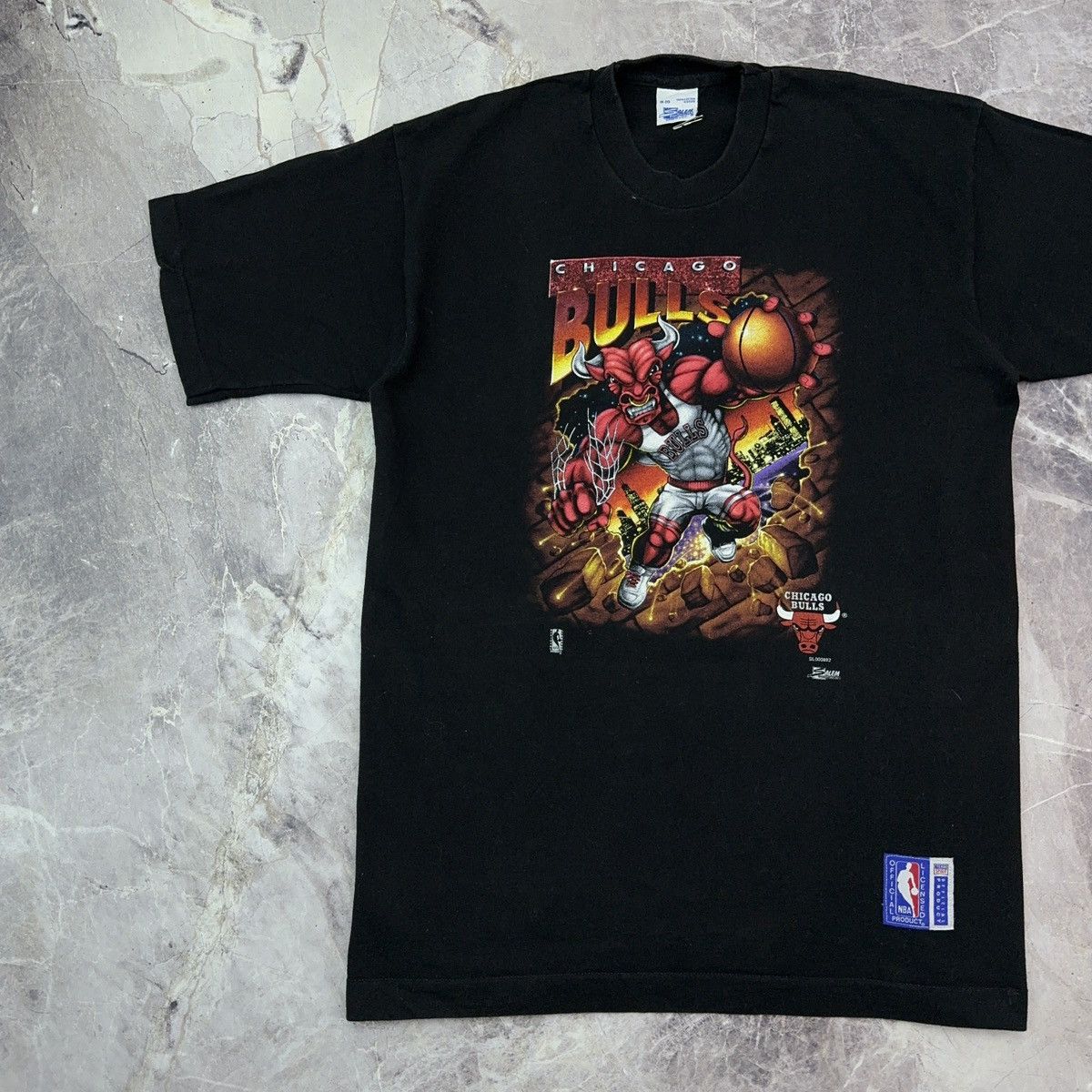 NBA × Vintage Vintage 90s Chicago Bulls T shirt Superhero Benny NBA Salem Size US L / EU 52-54 / 3 - 6 Thumbnail