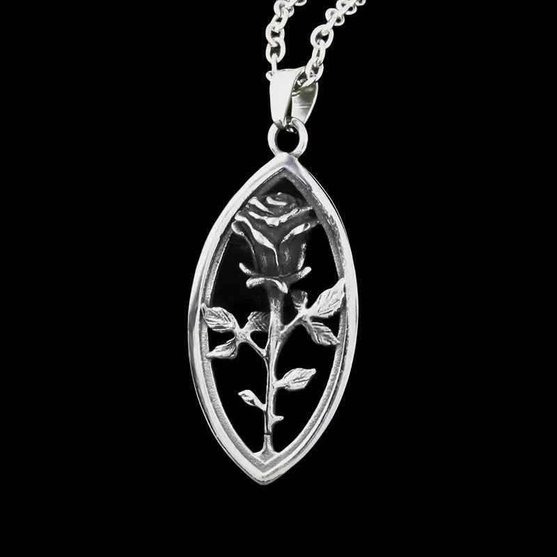 Japanese Brand × Jewelry Vintage Retro 3D Rose Pendant Necklace 2025 Size ONE SIZE - 1 Thumbnail