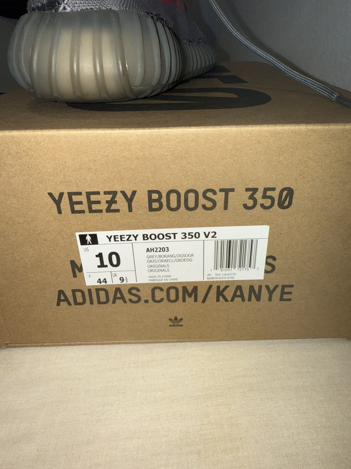 Adidas Yeezy Boost 350 V2 Beluga 2.0 Size US 10 / EU 43 - 7 Thumbnail