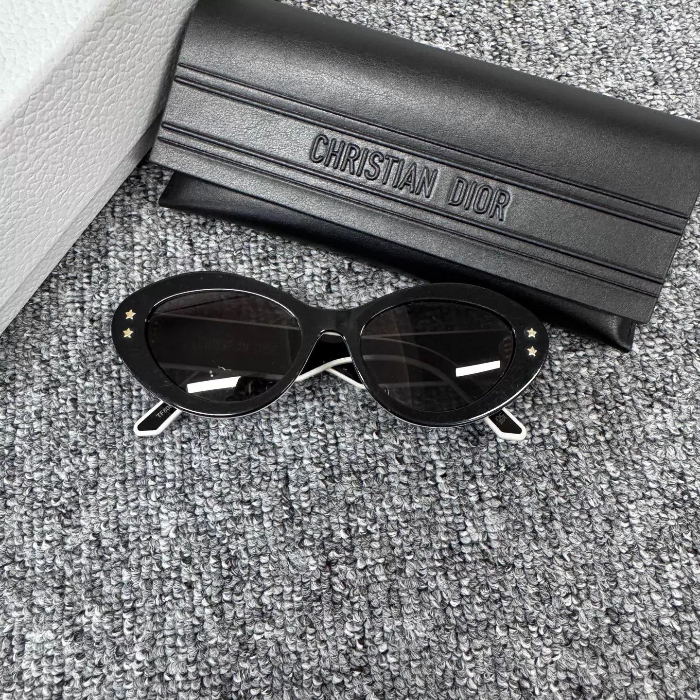 Dior Dior Cat-Eye Butterfly Sunglasses Logo Wide Temple Size ONE SIZE - 1 Thumbnail
