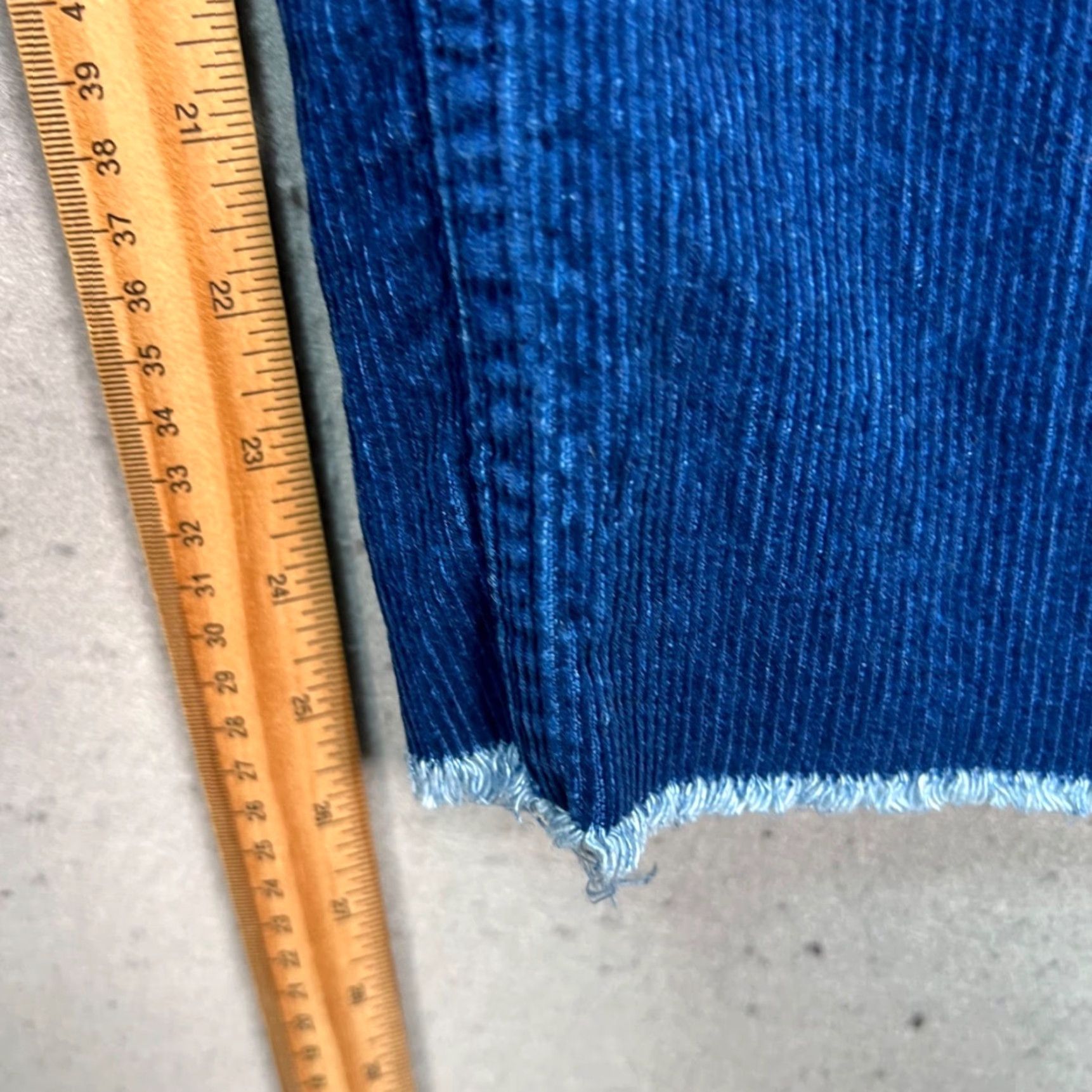 Taylor Stitch Taylor Stitch Womens 29 Blue Corduroy Cropped Pants Frayed Hem Jeans Style Cropped Straight Rise High Inseam 26 Womens Jeans Size 29" - 7 Thumbnail
