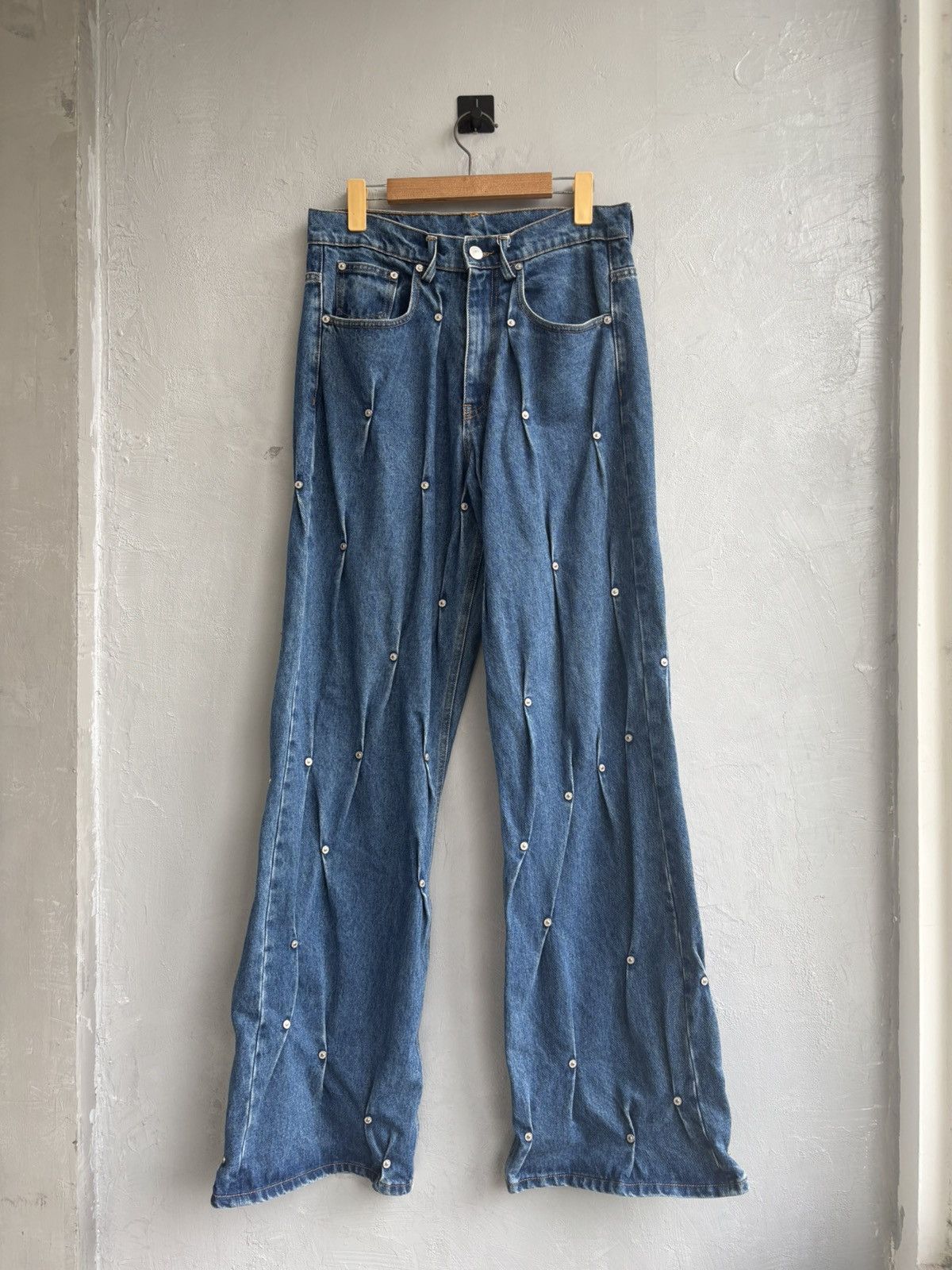 Kushikohc multiple rivets denim pant