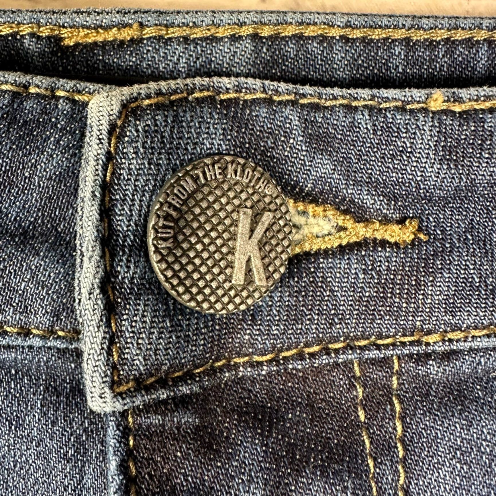 Vintage Kut from the Kloth Gidget Fray Denim Shorts Dark Wash Blue Size 8 Raw Hem Size 24" / US 00 / IT 34 - 2 Thumbnail