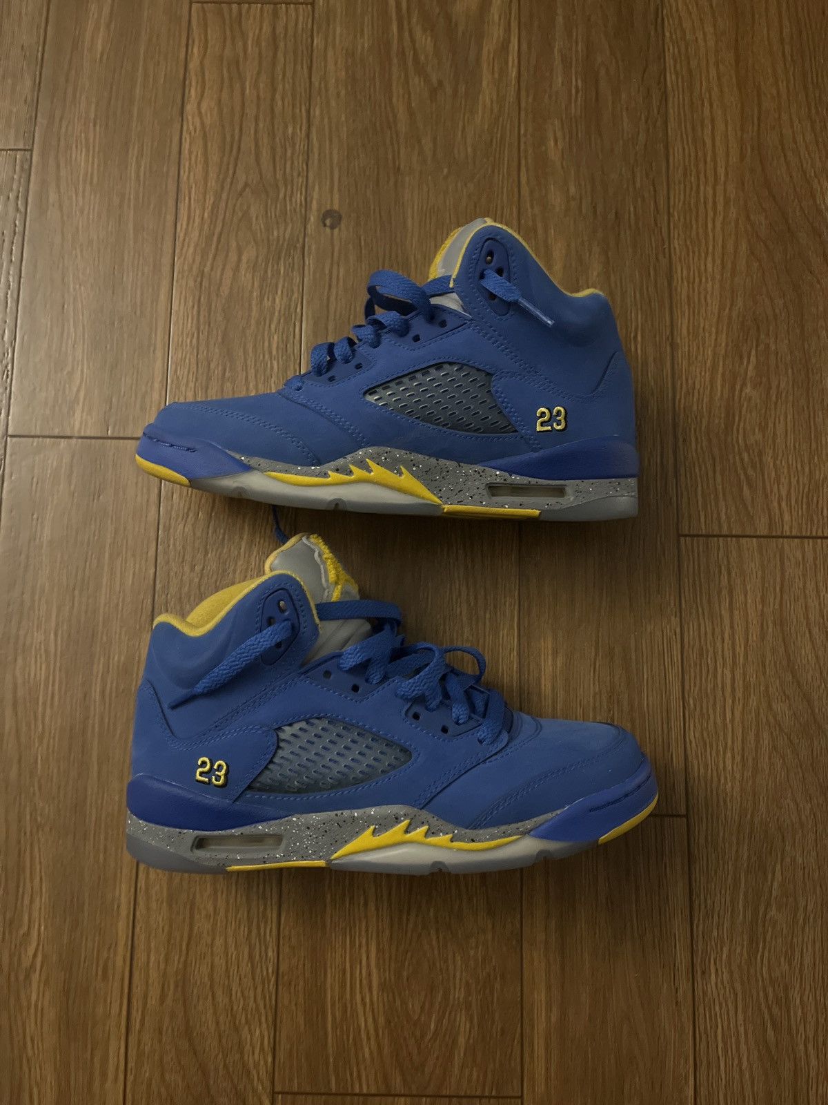 Jordan Brand Jordan 5 Laney Size US 5 / EU 37 - 2 Thumbnail