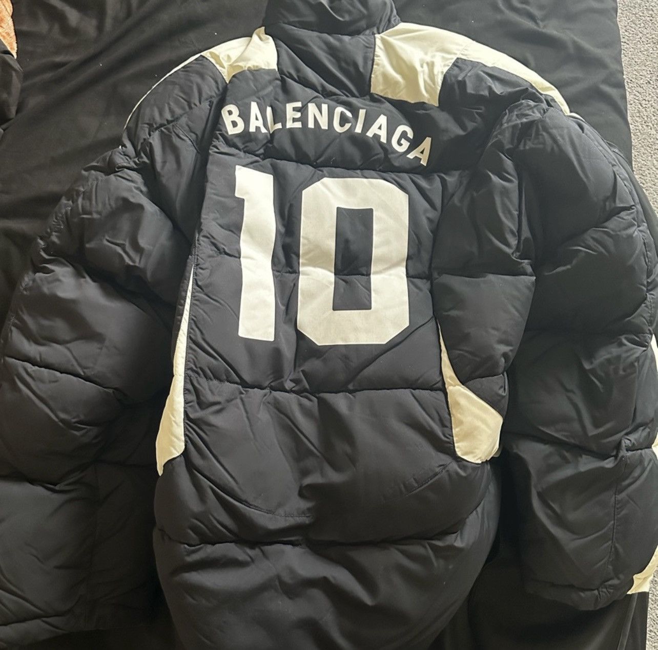 Balenciaga Balenciaga Soccer Oversized Puffer coat jacket size 44 Size US S / EU 44-46 / 1 - 1 Thumbnail