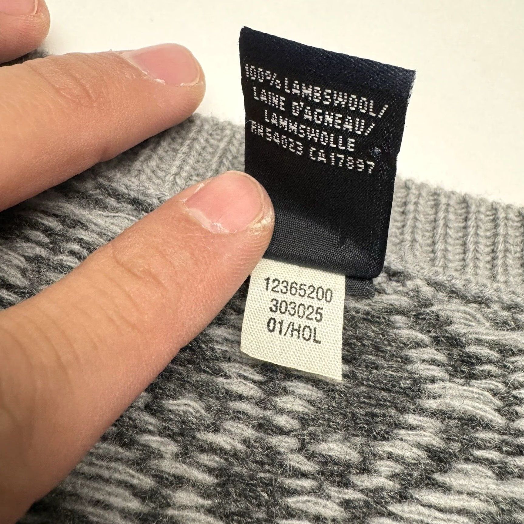 Gap GAP Men’s XL Grey 100% Lambswool V-Neck Sweater Geometric Y2K 2001 Pullover Mens Size US XL / EU 56 / 4 - 4 Thumbnail