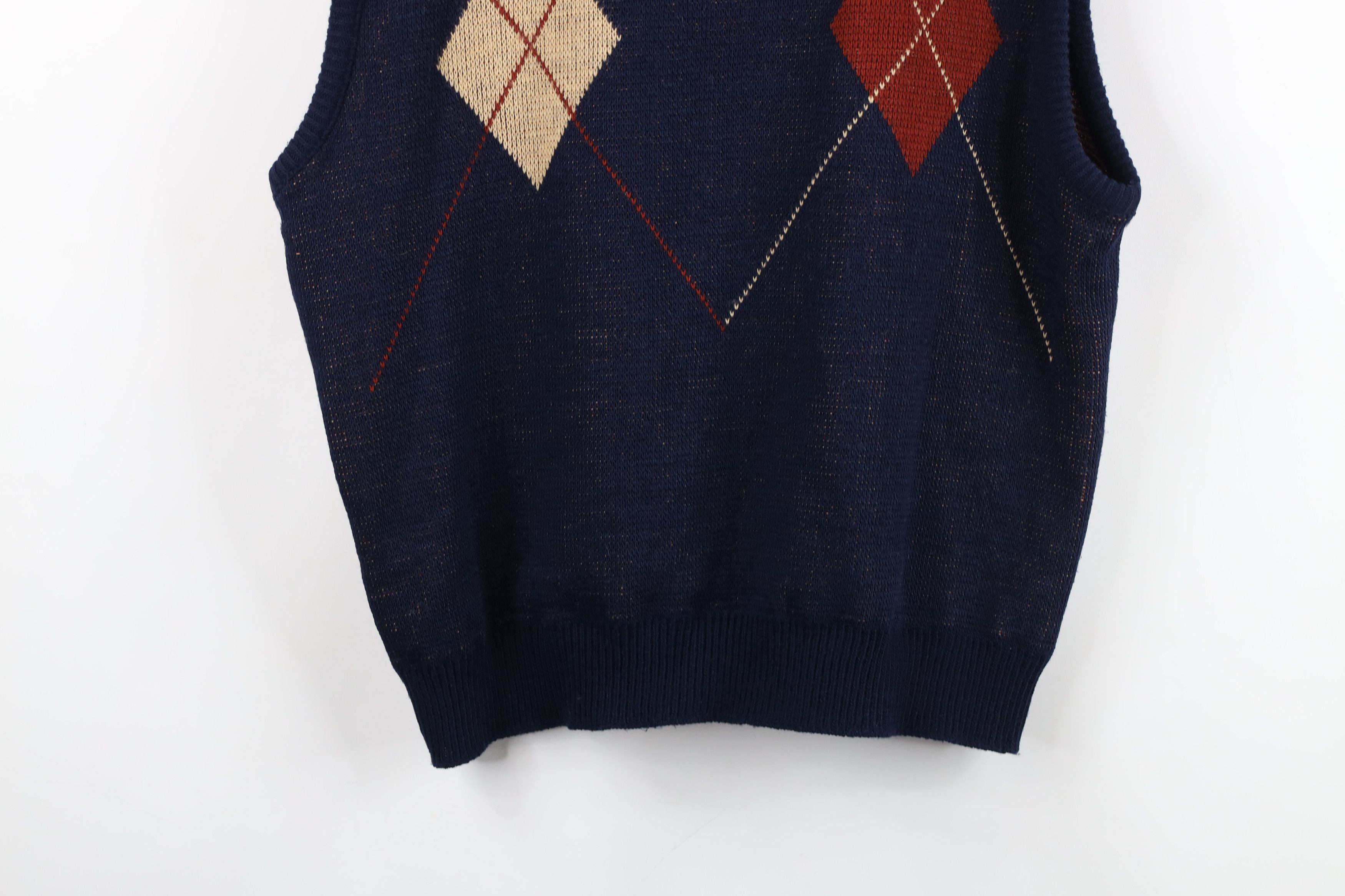 Vintage Vintage 70s Streetwear Diamond Knit V-Neck Sweater Vest USA Size US L / EU 52-54 / 3 - 14 Thumbnail