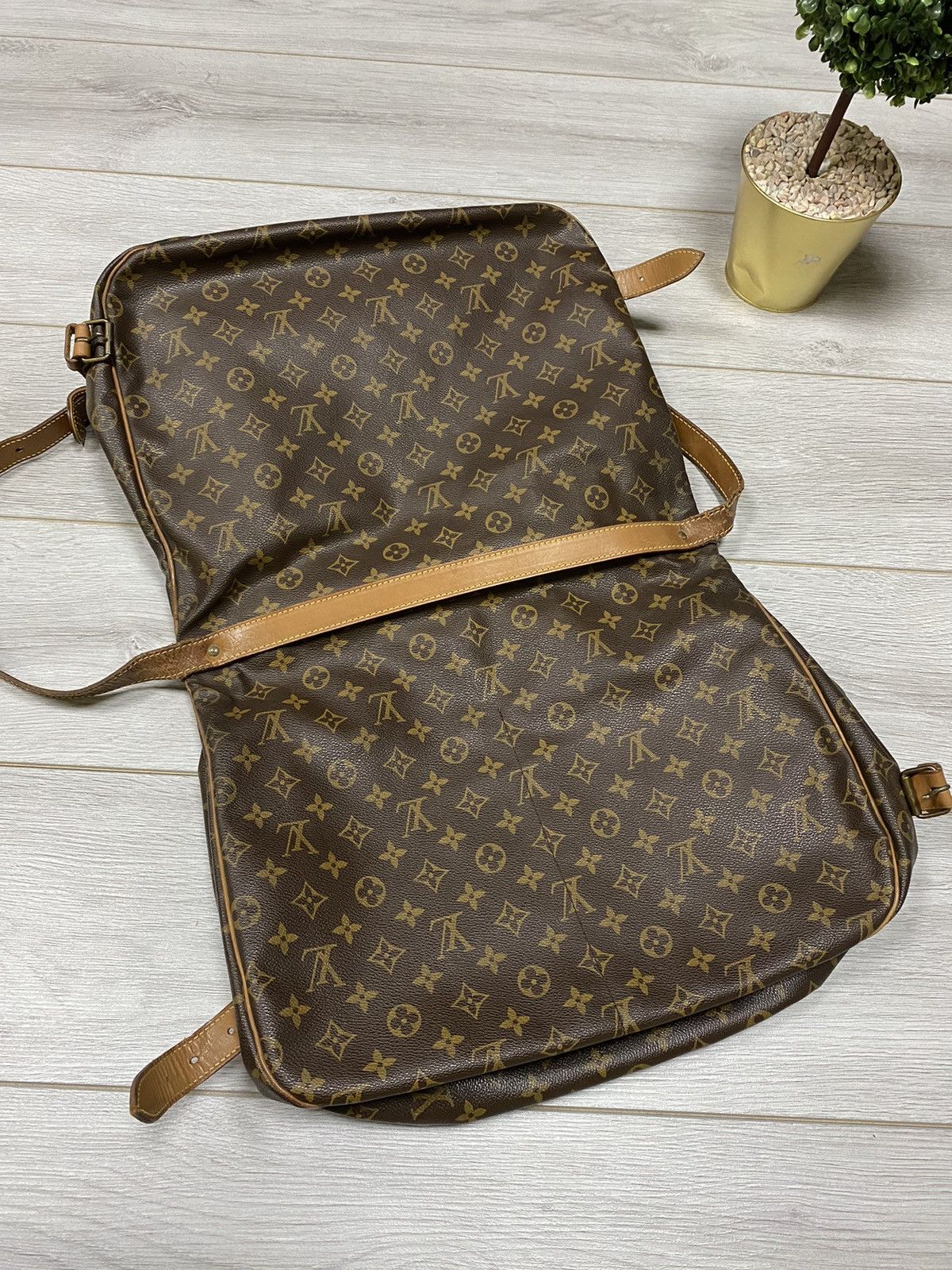 Louis Vuitton Louis Vuitton saumur crossbody bag LV monogram Size ONE SIZE - 8 Thumbnail
