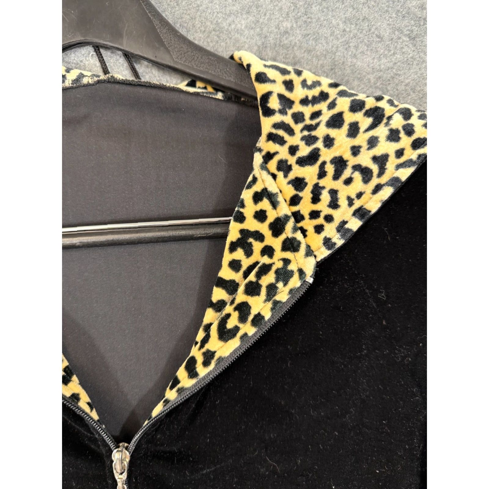 Velvet VINTAGE Carushka Velvet Leopard Jacket Womens M Black Full Zip Hooded USA VTG Size M / US 6-8 / IT 42-44 - 5 Thumbnail