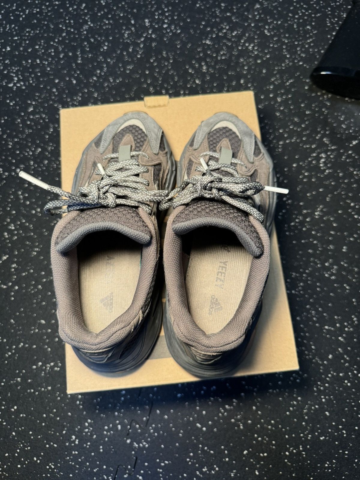 Adidas × Yeezy adidas Yeezy Boost 700 V2 Geode Size US 6 / EU 39 - 3 Thumbnail