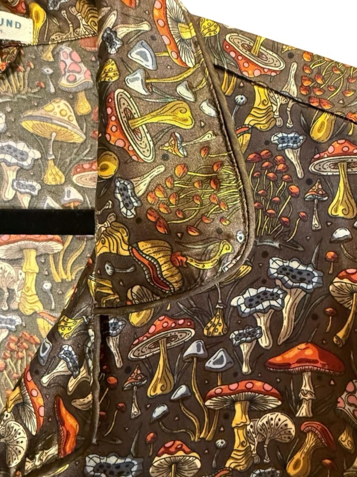 Other EARTHBOUND Men's Campy Mushroom Button-Down Shirt sz L Size US L / EU 52-54 / 3 - 3 Thumbnail