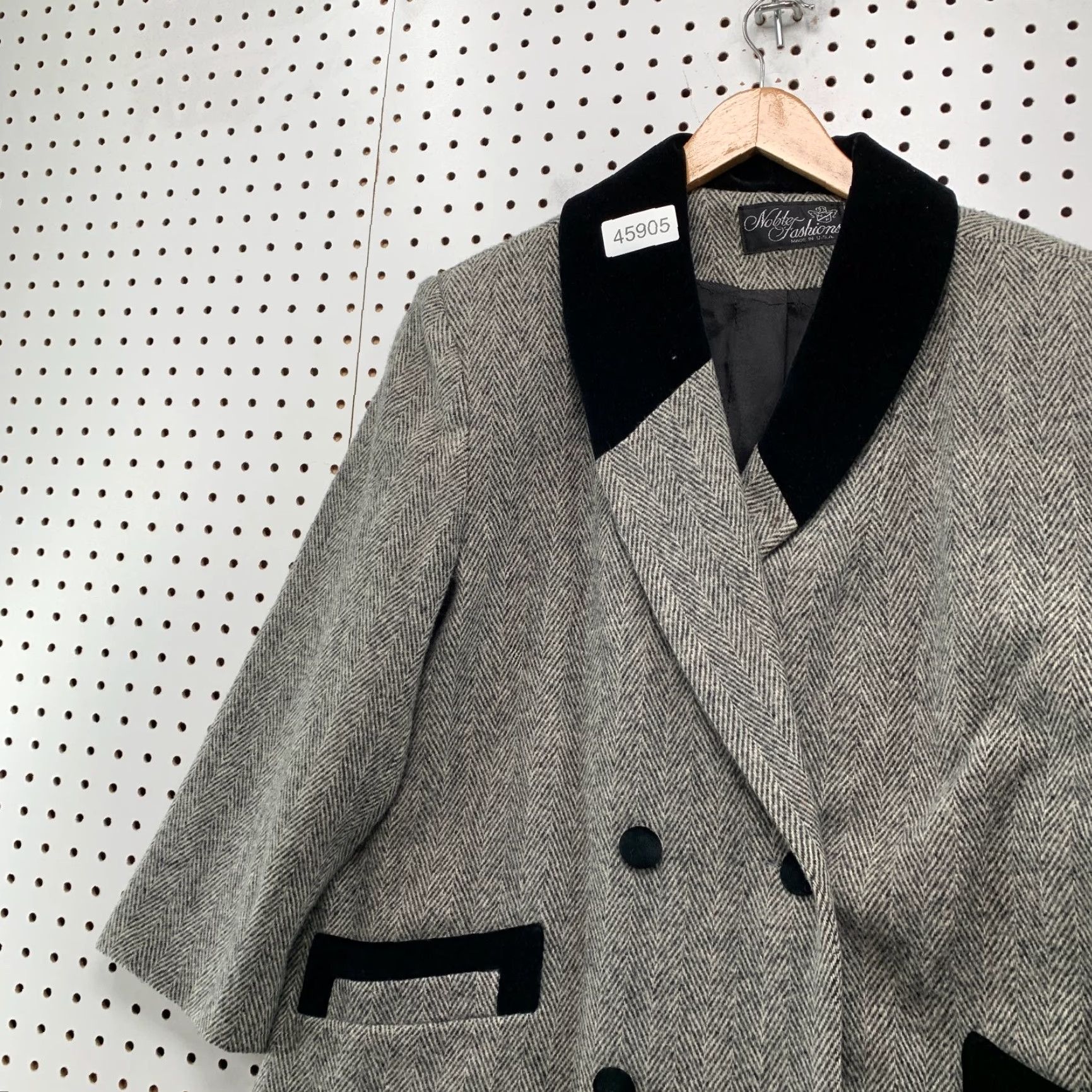Vintage Noble Fashions Wool Tweed Overcoat Womens XL Gray Herringbone Made USA, Long Coat, Button, Outer Shell: Wool, Vintage, Fall Winter, Women, Coat Size XL / US 12-14 / IT 48-50 - 4 Thumbnail