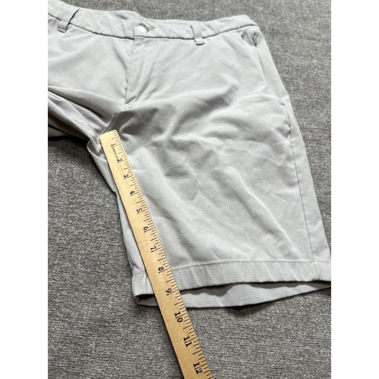 Lululemon Lululemon Mens 30 Commission Shorts 9” Inseam Gray Khaki Classic Fit Size US 30 / EU 46 - 6 Thumbnail