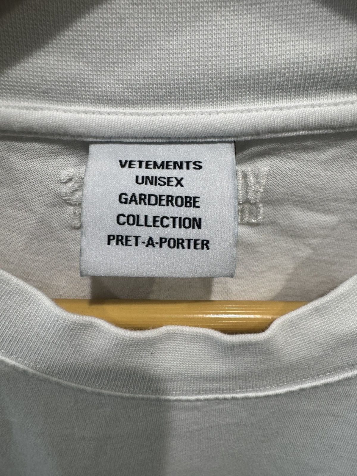 Vetements Vetements Pyramid Tee White Size US L / EU 52-54 / 3 - 3 Thumbnail
