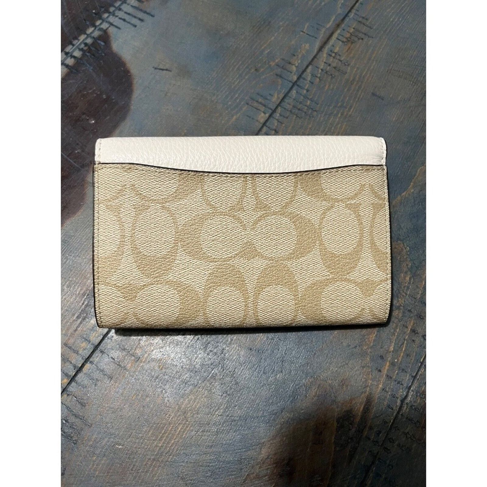 Coach NWT Coach Kleo Wallet Sig Canvas Gold/Lt Khaki Chalk CA440 Size ONE SIZE - 2 Thumbnail