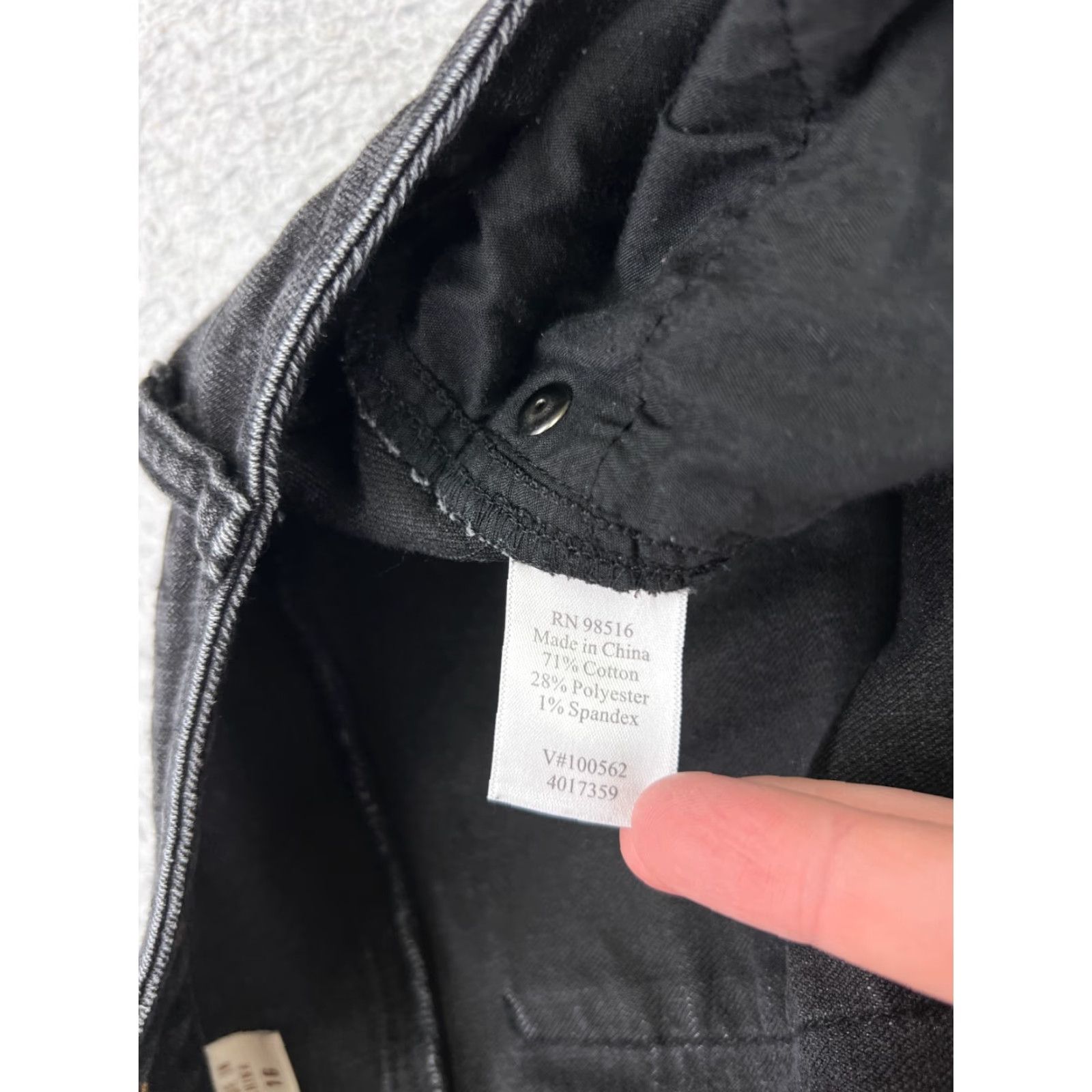 Coldwater Creek Coldwater Creek Jeans Womens 16 Black Denim Capri Cotton Blend Mid 33x22 Size 38" / US 16 / IT 52 - 4 Thumbnail