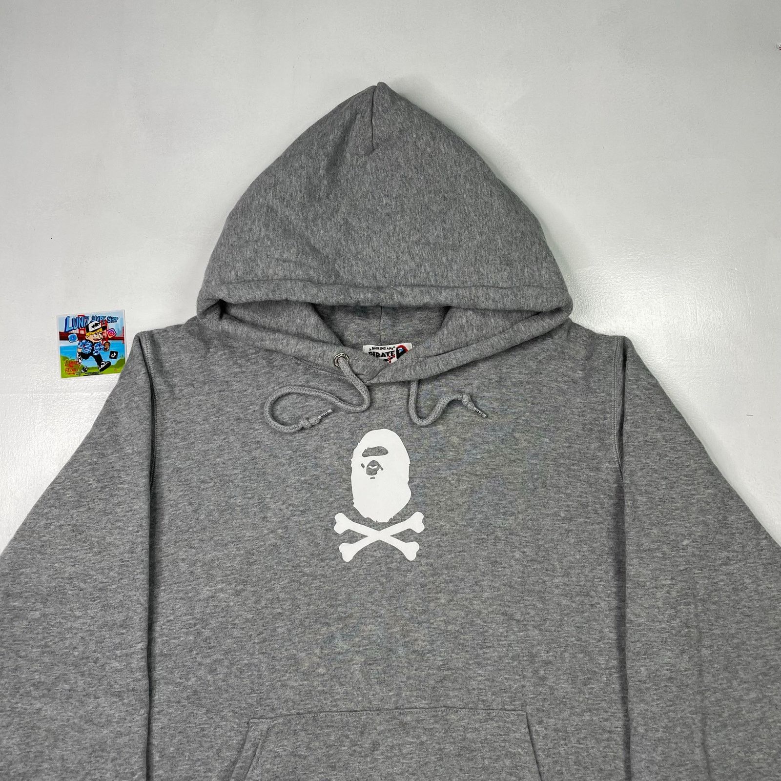 Bape BAPE Pirate Store Crossbones Pullover Hoodie Size L Size US L / EU 52-54 / 3 - 2 Thumbnail
