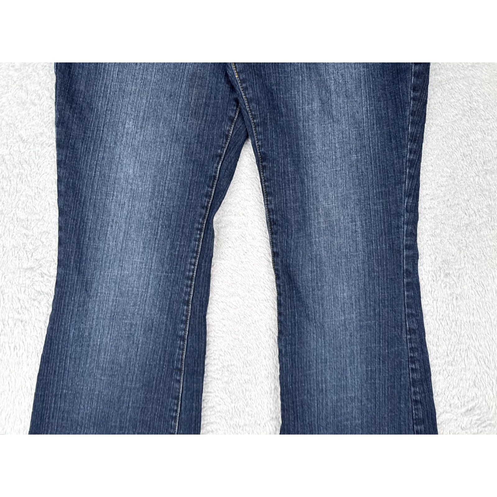 Vintage VINTAGE LA Blues Melrose Jeans Women 8 Blue Bootcut Denim Mid Rise 30x31 Blue Jeans Womens Mid Rise Bootcut 30 31 United States Size 30" / US 8 / IT 44 - 3 Thumbnail