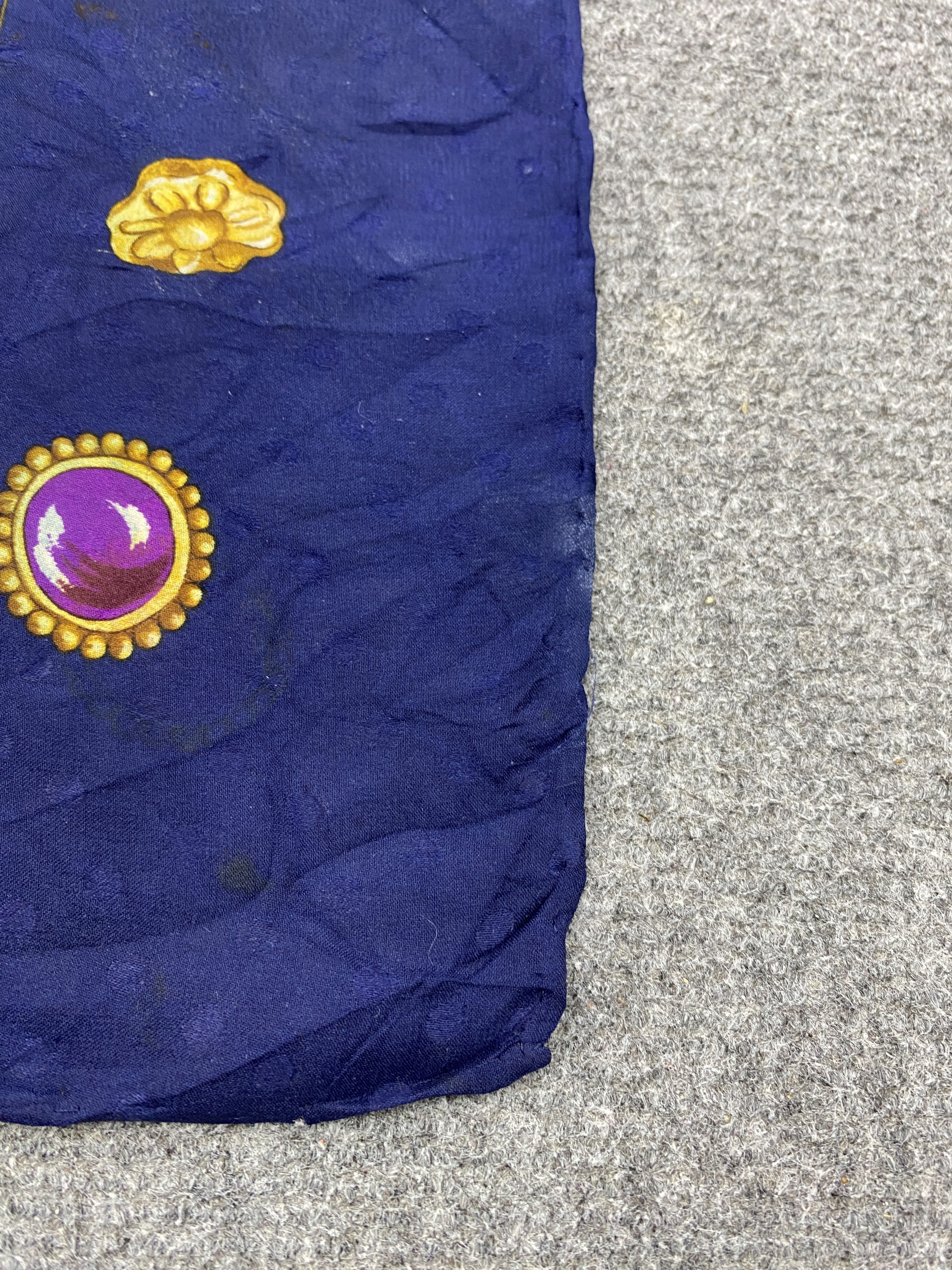 Yves Saint Laurent Yves Saint Laurent Silk Scarf / Silk Shawl SN0260 Size ONE SIZE - 2 Thumbnail