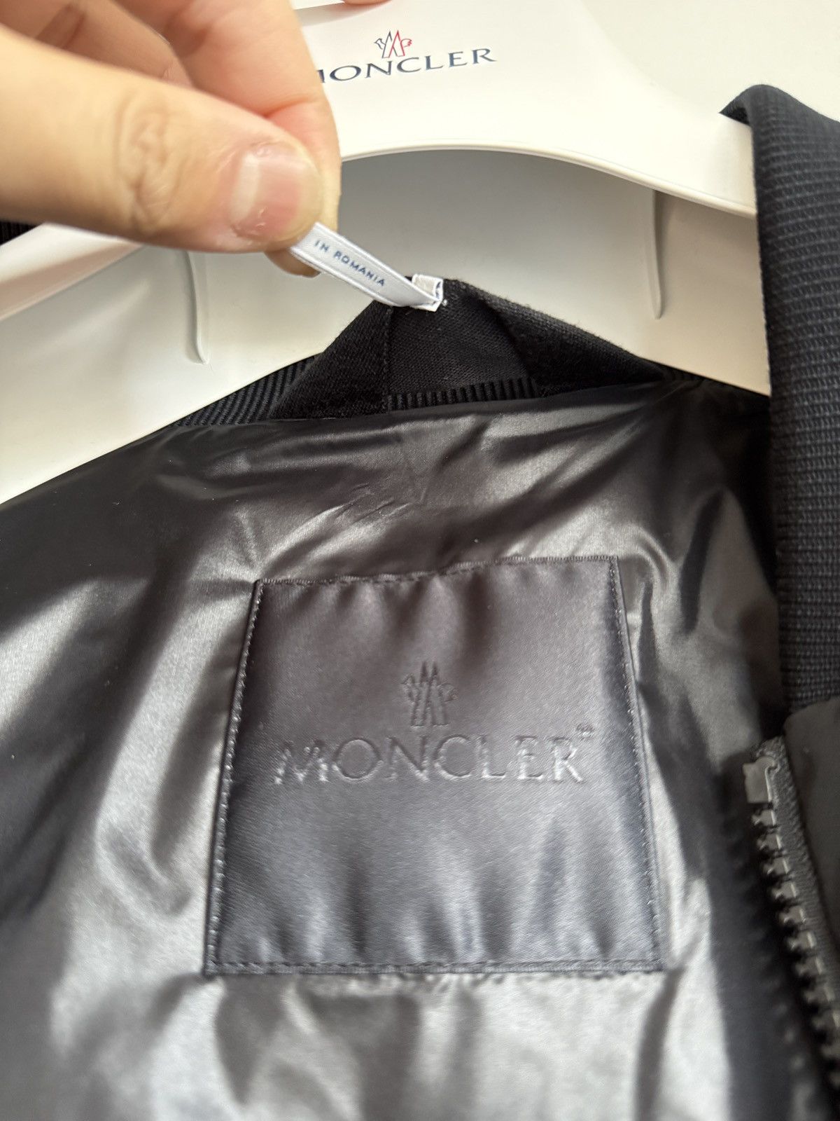 Moncler Moncler Taku Down Jacket - Zip-off sleeves BLK/Size L,3 Size US L / EU 52-54 / 3 - 10 Thumbnail