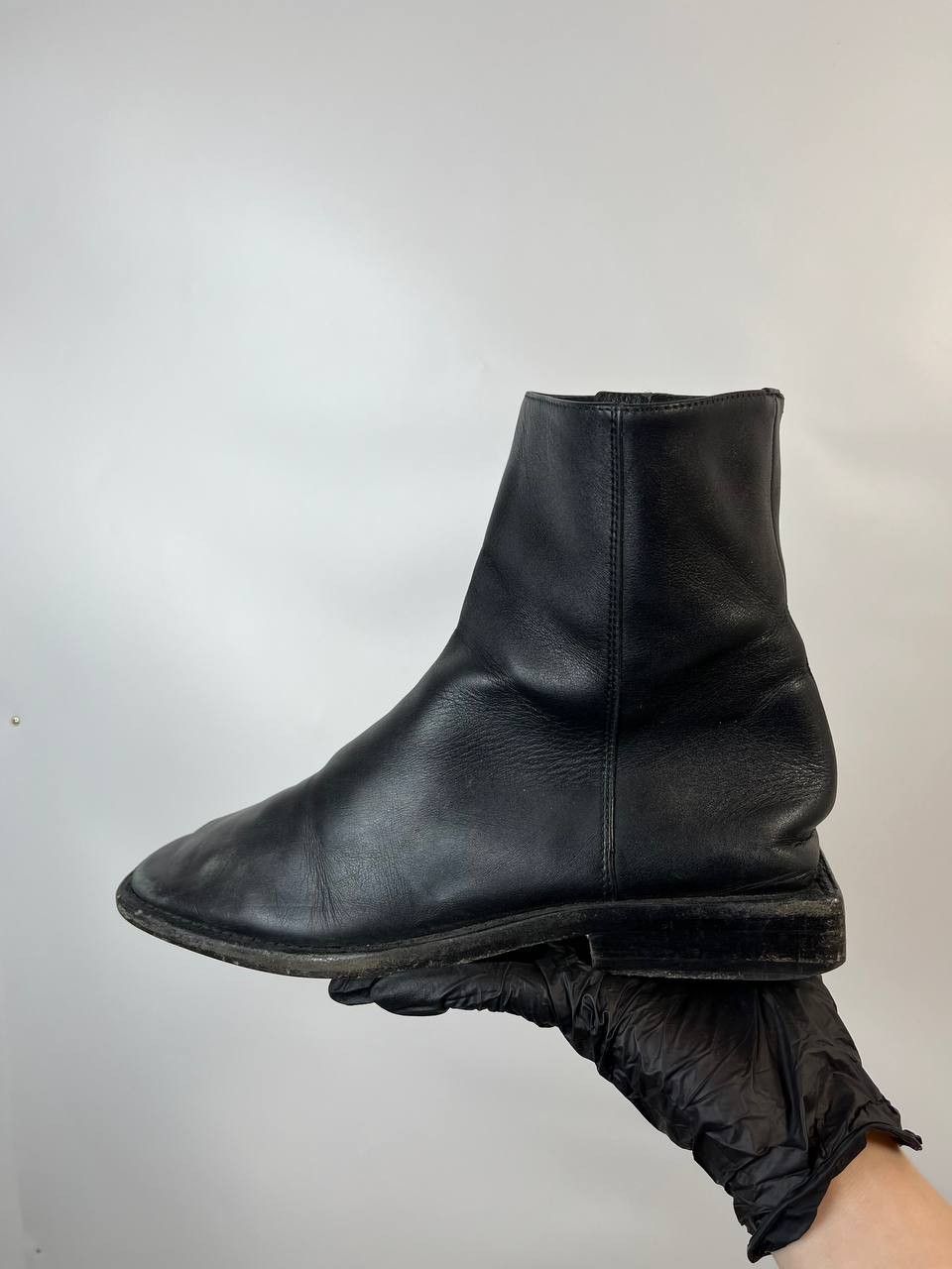 Balenciaga BALENCIAGA Chelsea ZIP-UP LEATHER BOOTS. SIZE 36 Size US 6 / IT 36 - 6 Thumbnail