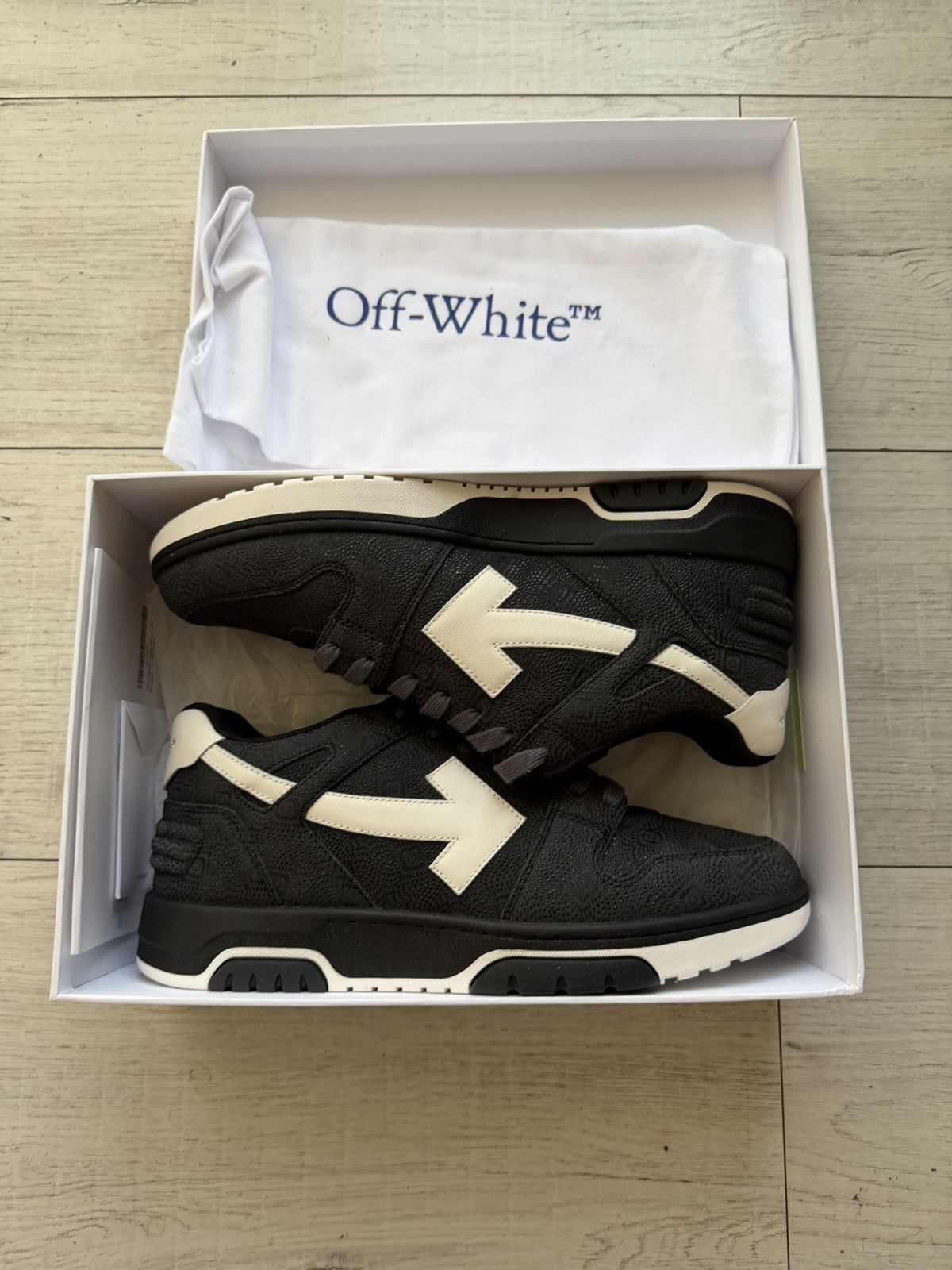 Off-White Out Of Office Black White