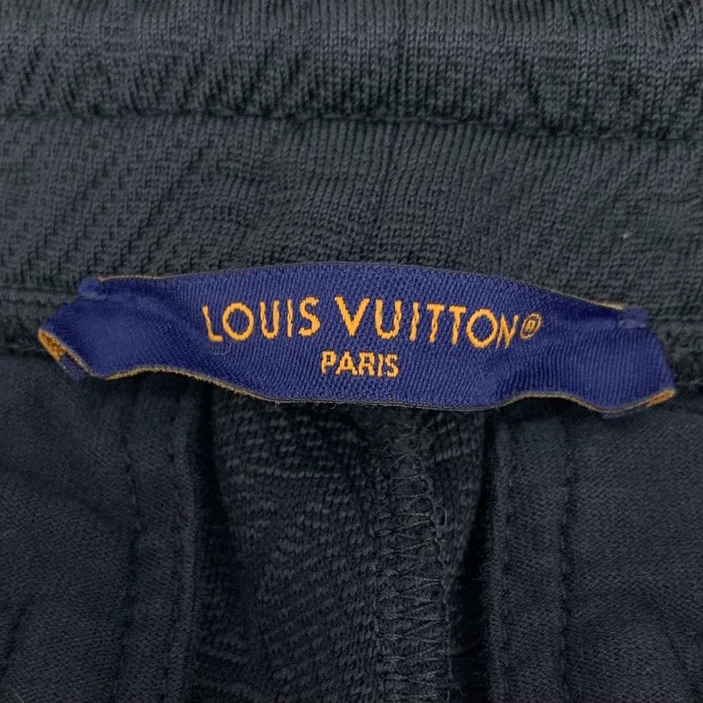 Louis Vuitton Louis Vuitton size M Black logo embossed full-print casual Size 36R - 8 Thumbnail