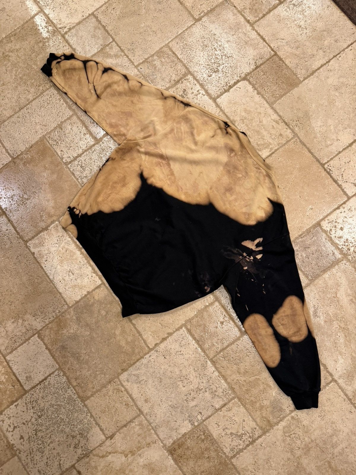 Balenciaga Balenciaga Homme City Bleached / Black Crewneck Sweatshirt Size US L / EU 52-54 / 3 - 9 Thumbnail