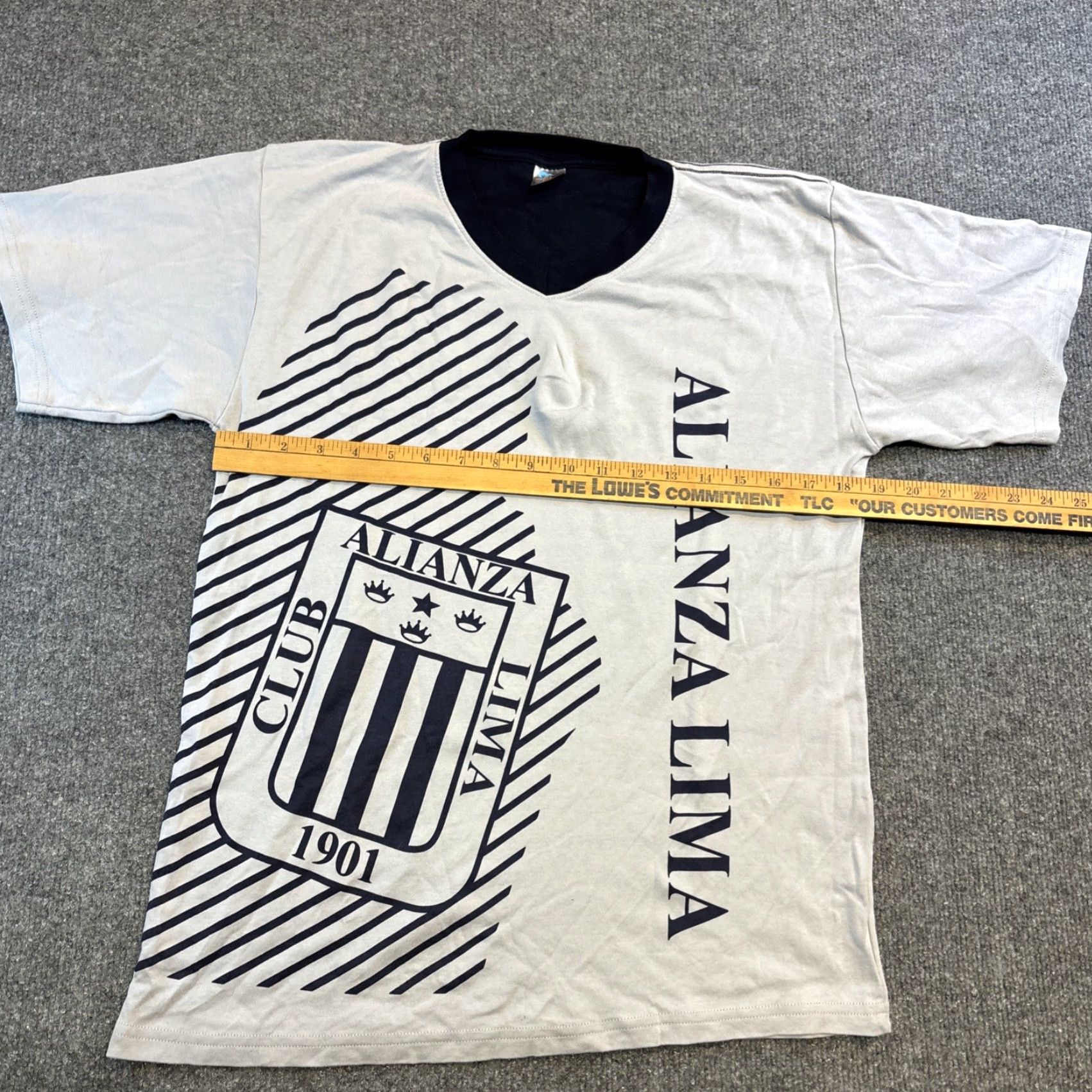 Vintage Caylu Pijamas Alianza Lima V Neck Shirt Men M Gray Futbol Soccer Shirt V-Neck Mens Medium Gray Size US M / EU 48-50 / 2 - 5 Thumbnail