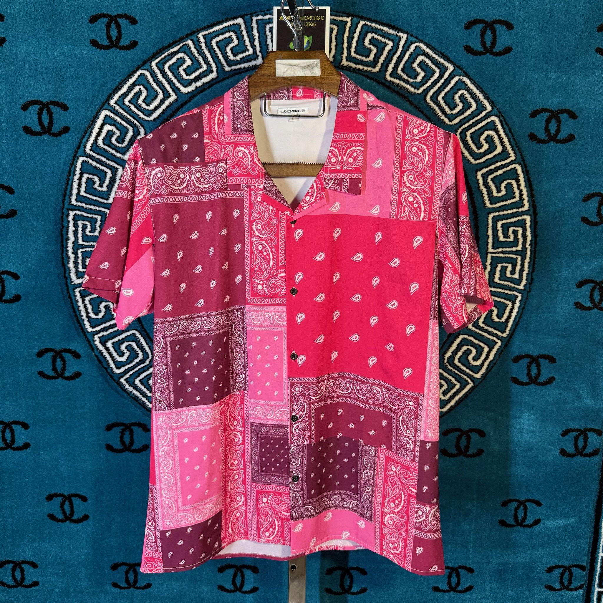 Fashion Nova DIVINE ROMANCE ICONA PAISLEY BANDANA S/S BUTTON UP Size US L / EU 52-54 / 3 - 1 Preview