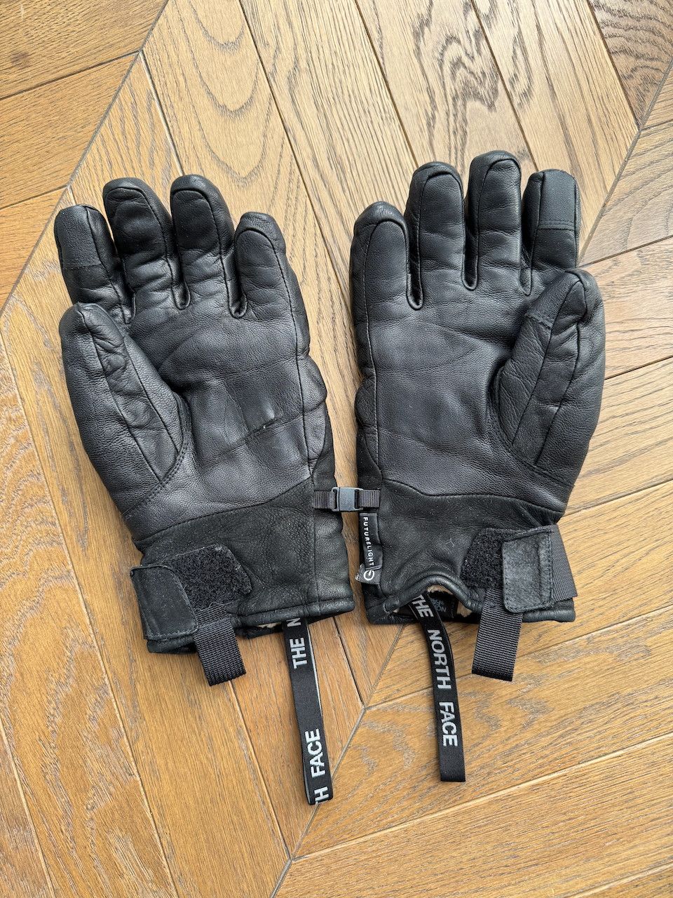 The North Face [M] IL Solo Futurelight Glove in Black Leather Size ONE SIZE - 2 Thumbnail