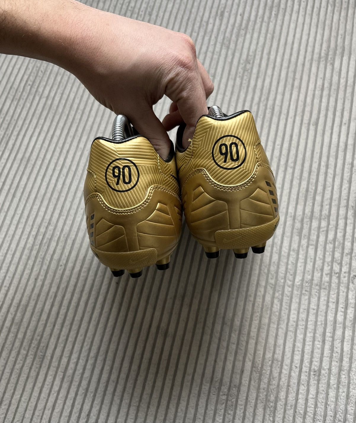 Nike Hype Nike Total 90 Shoot II MG Gold Football Cleats 00s Size US 9.5 / EU 42-43 - 19 Thumbnail
