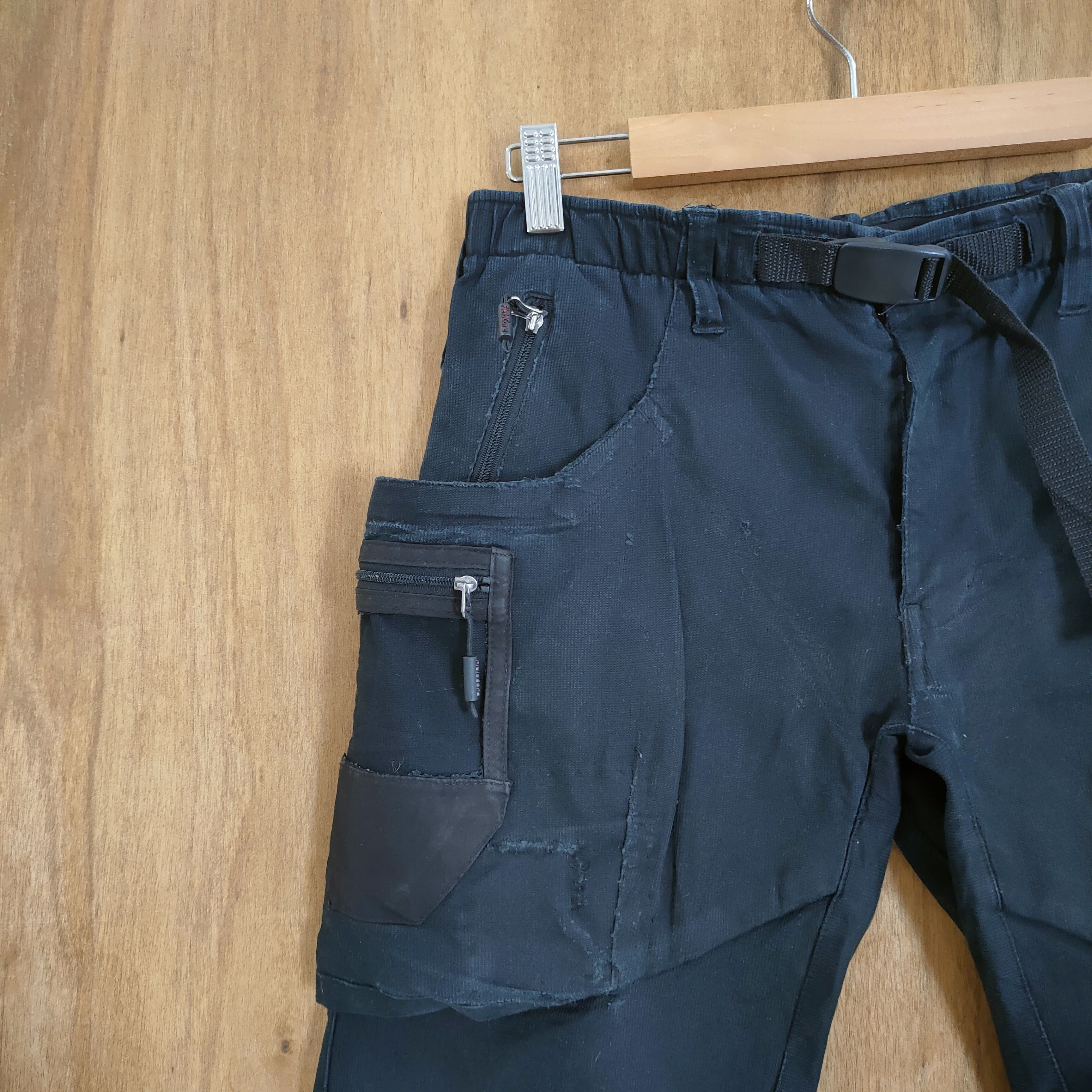 Japanese Brand VINTAGE JAPANESE BRAND BLACK DISTRESSED CARGO PANTS Size US 29 - 4 Thumbnail