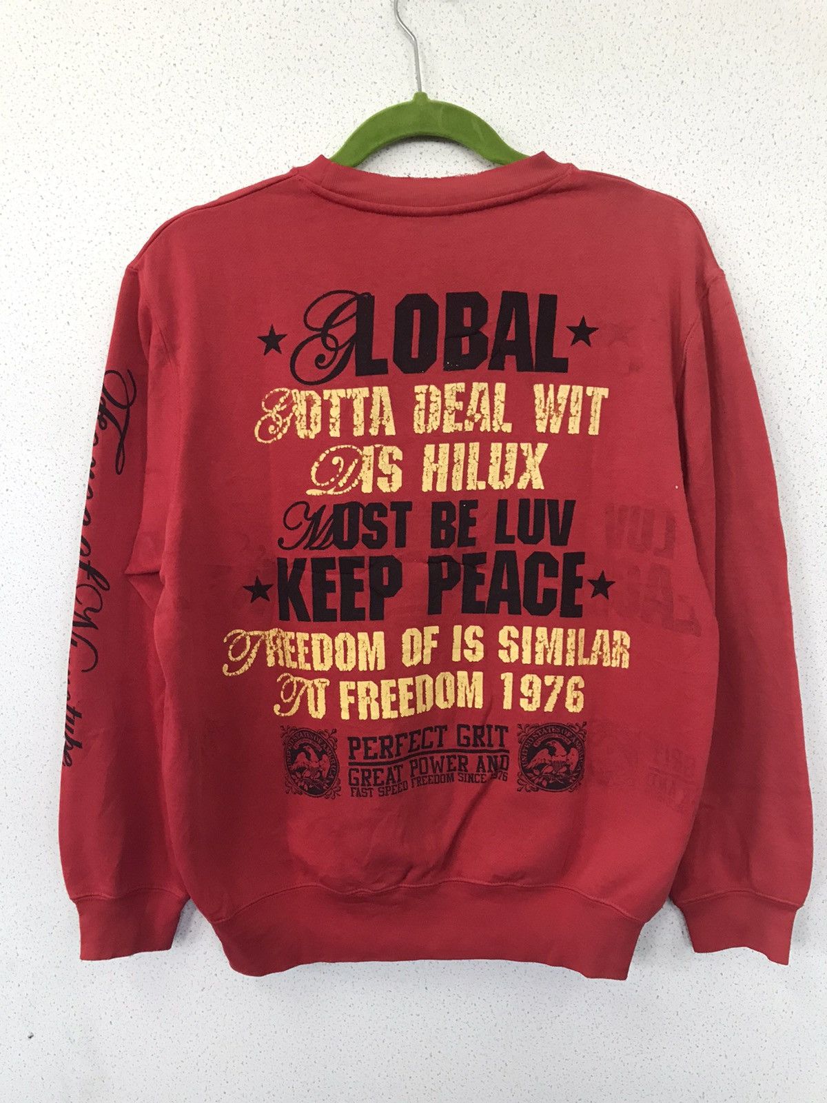 image of Above USA x Vintage Unbranded Usa Fronthit Sweatshirt in Red, Men's (Size Medium)