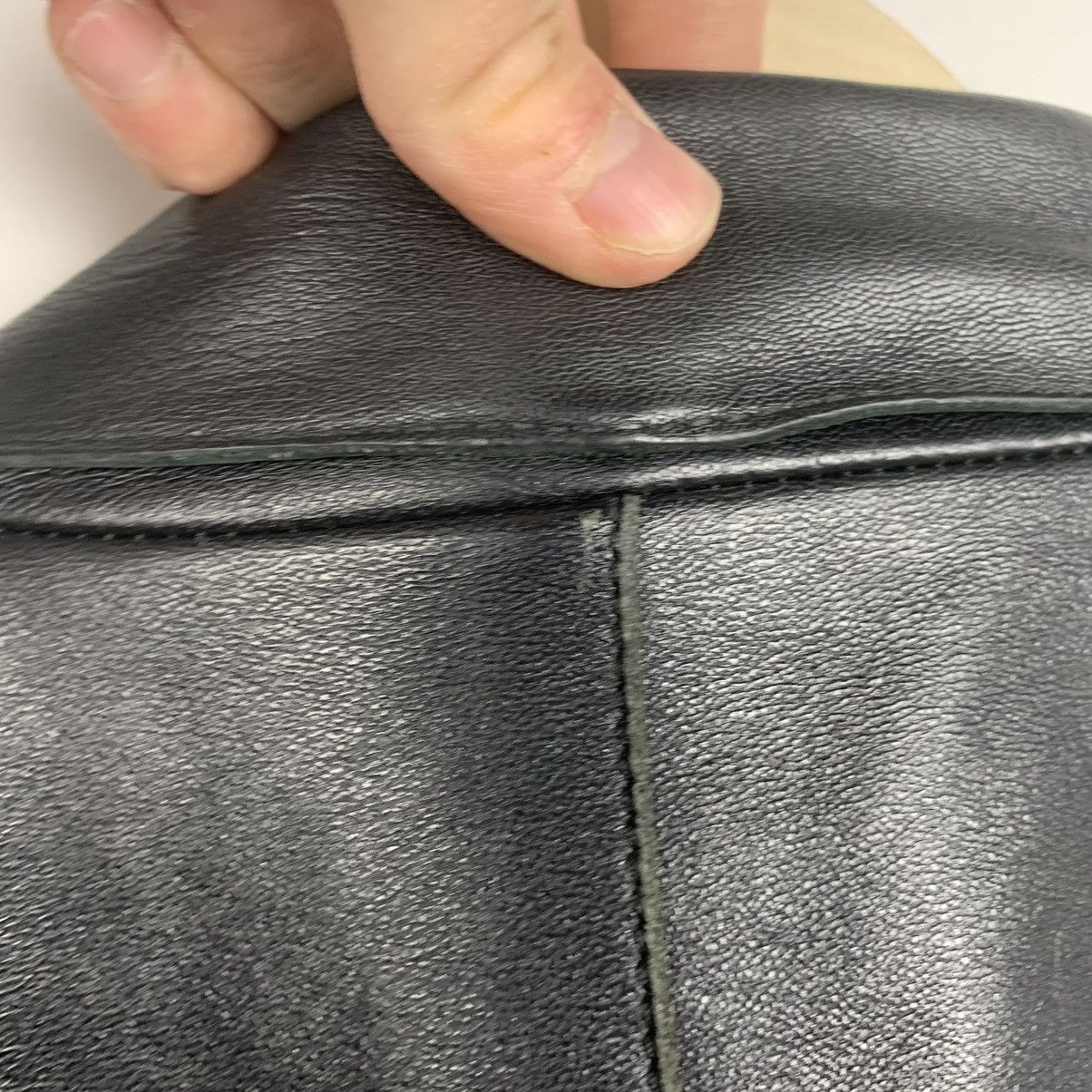 Gianfranco Ferre Vintage Gianfranco Ferre Black Leather Jacket Y2K Size 52 Size US L / EU 52-54 / 3 - 24 Thumbnail