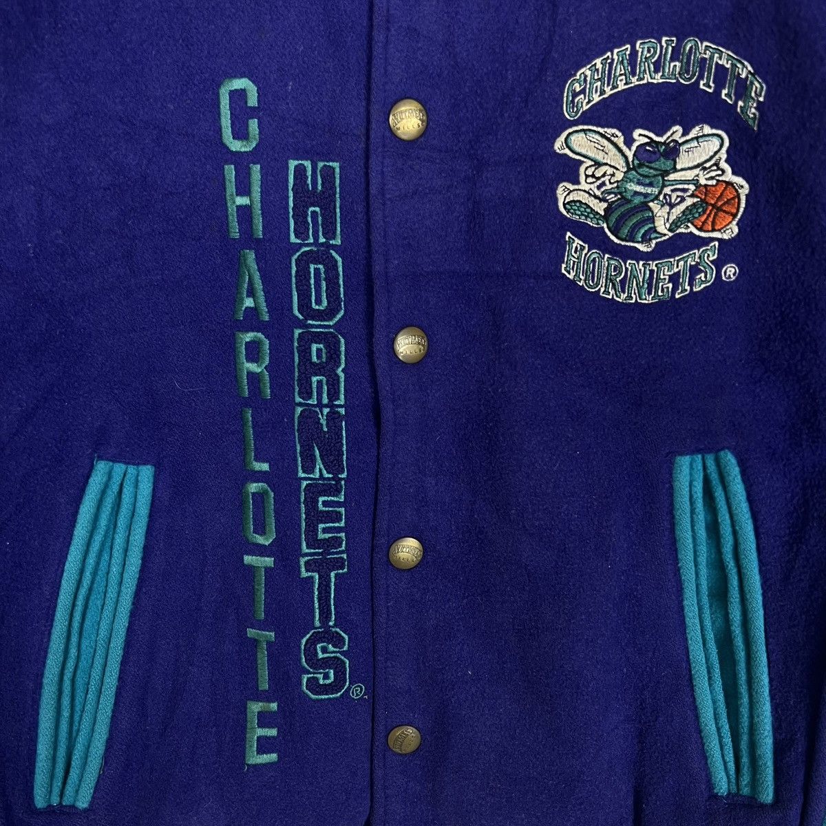 Nutmeg Nutmeg 90s Charlotte Hornets Varsity Jacket Stadium Jacket Size US L / EU 52-54 / 3 - 11 Thumbnail