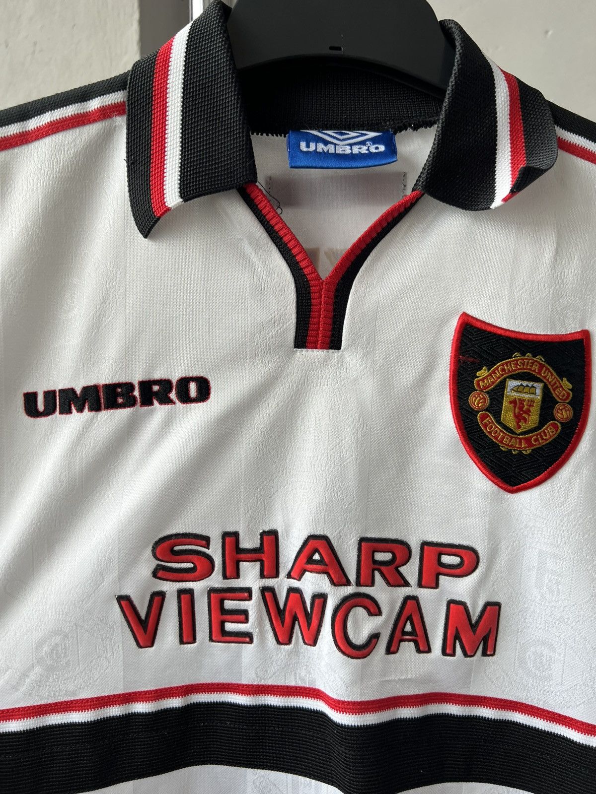 Umbro 1997/98 MANCHESTER UNITED #7 BECKHAM SOCCER JERSEY 10/11 YR Size US XXS / EU 40 - 4 Thumbnail