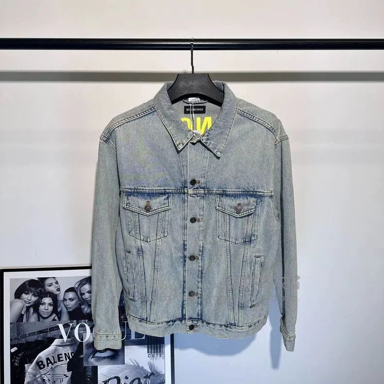 Balenciaga Balenciaga Denim Jacket Yellow Logo. Size US XL / EU 56 / 4 - 2 Thumbnail