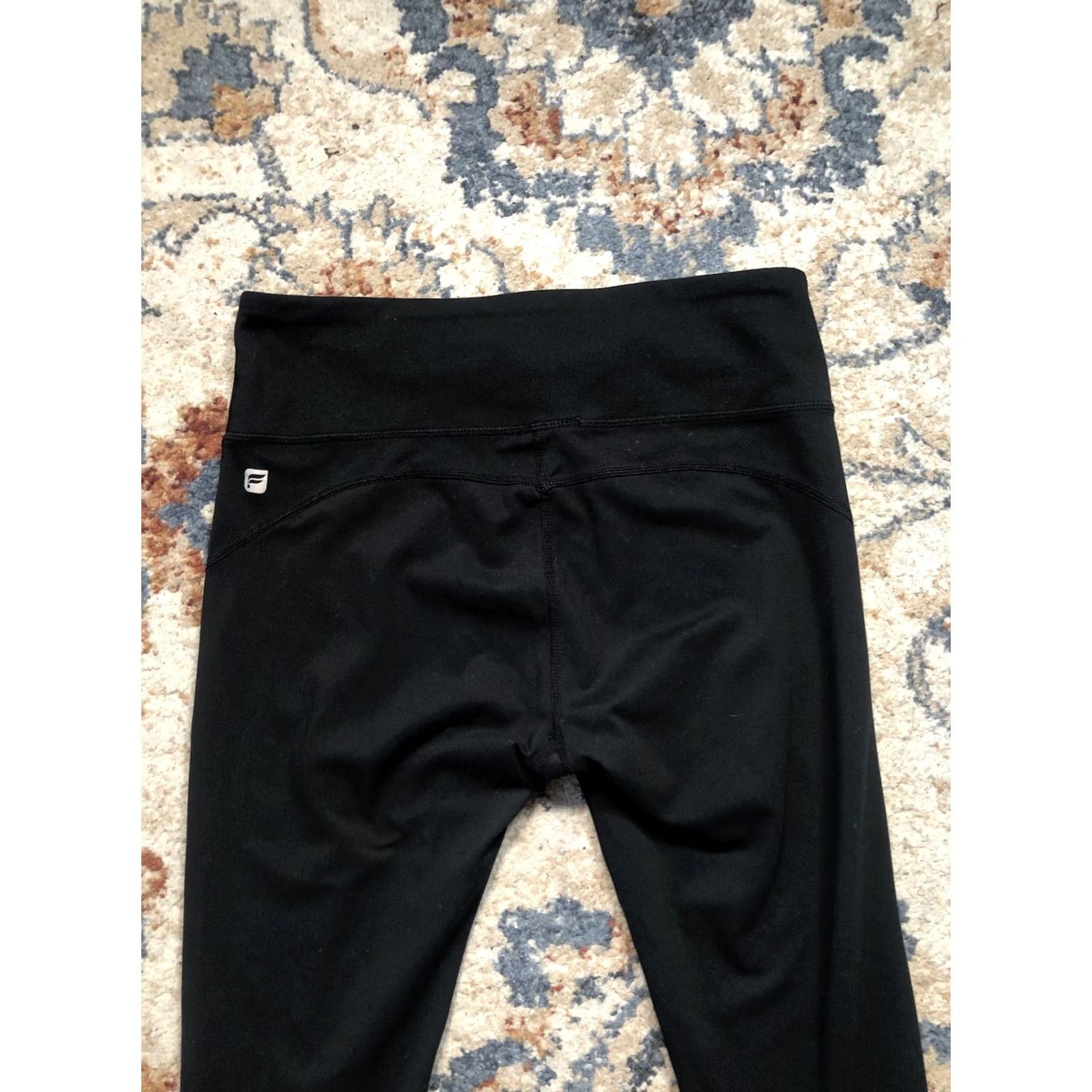 Fabletics VINTAGE Fabletics Women's Athletic Leggings Black Mid Rise Cropped Length XS Footwear? Size 26" / US 2 / IT 38 - 5 Thumbnail