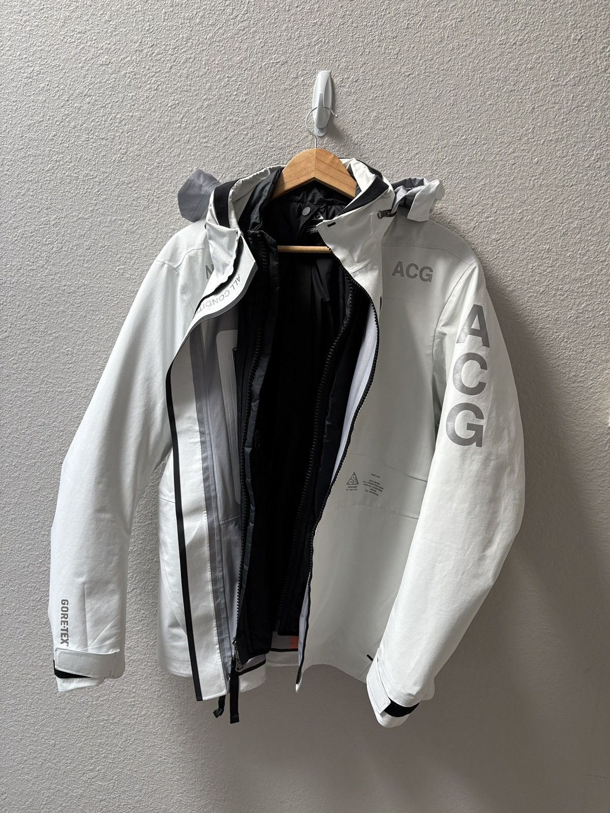 Nike ACG Nike ACG 3 in 1 Jacket White Size US L / EU 52-54 / 3 - 1 Thumbnail