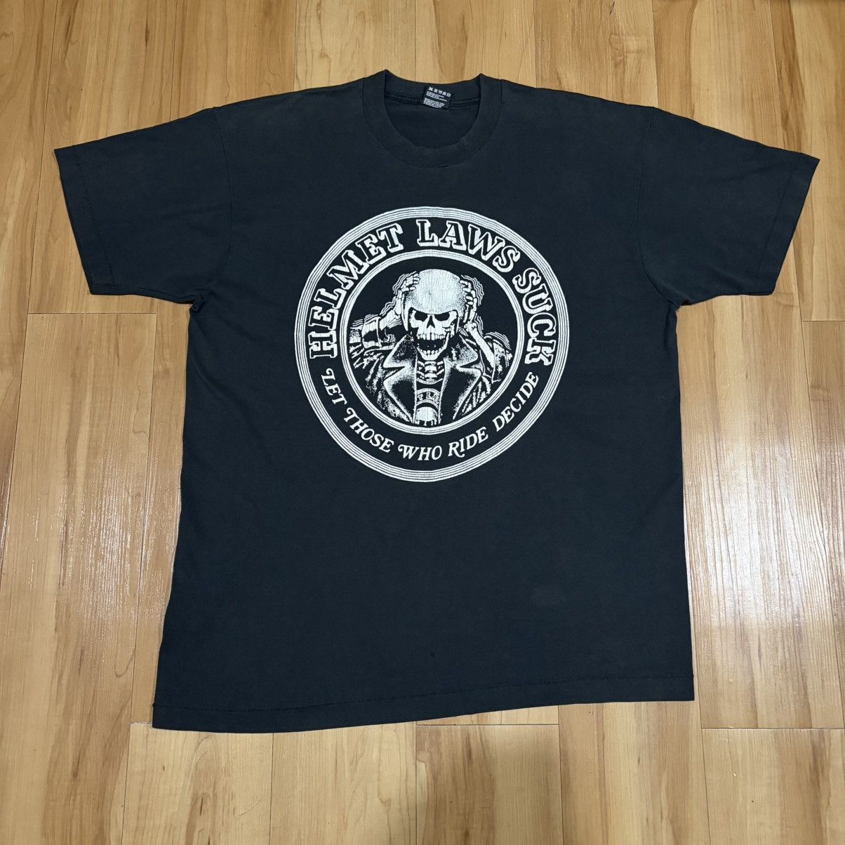 Vintage Vintage helmet laws suck t-shirt Size US XL / EU 56 / 4 - 1 Thumbnail