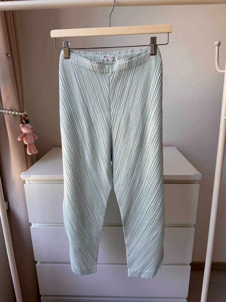 Issey Miyake Issey Miyake size:2 Mint green pleated trousers Size 32" / US 10 / IT 46 - 1 Thumbnail