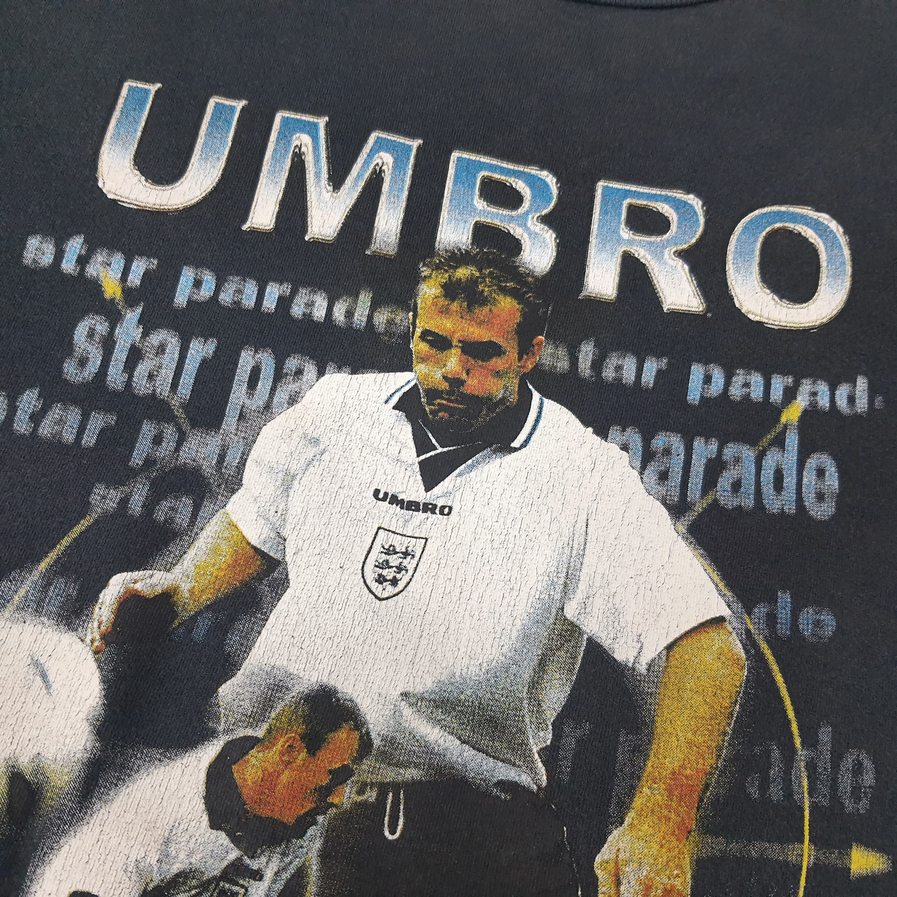 Umbro Vintage Umbro England Alan Shearer Football Tshirt C259N64 Size US L / EU 52-54 / 3 - 2 Thumbnail