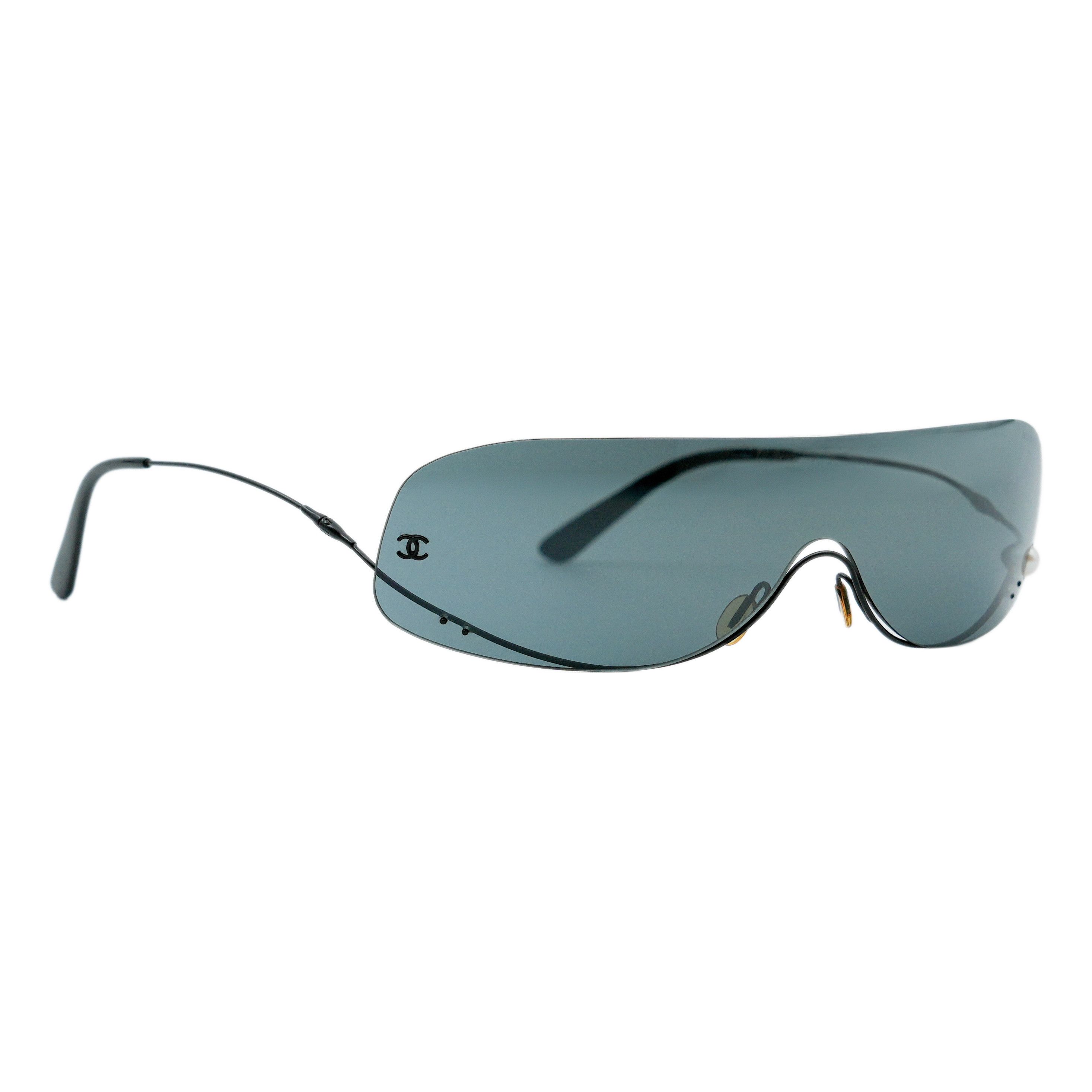 ヴィンテージ　CHANEL サングラス ブルー　4019 c127/72 120 Chanel CHANEL 4019 CC Rimless Shield Sunglasses Vintage 90s 00s