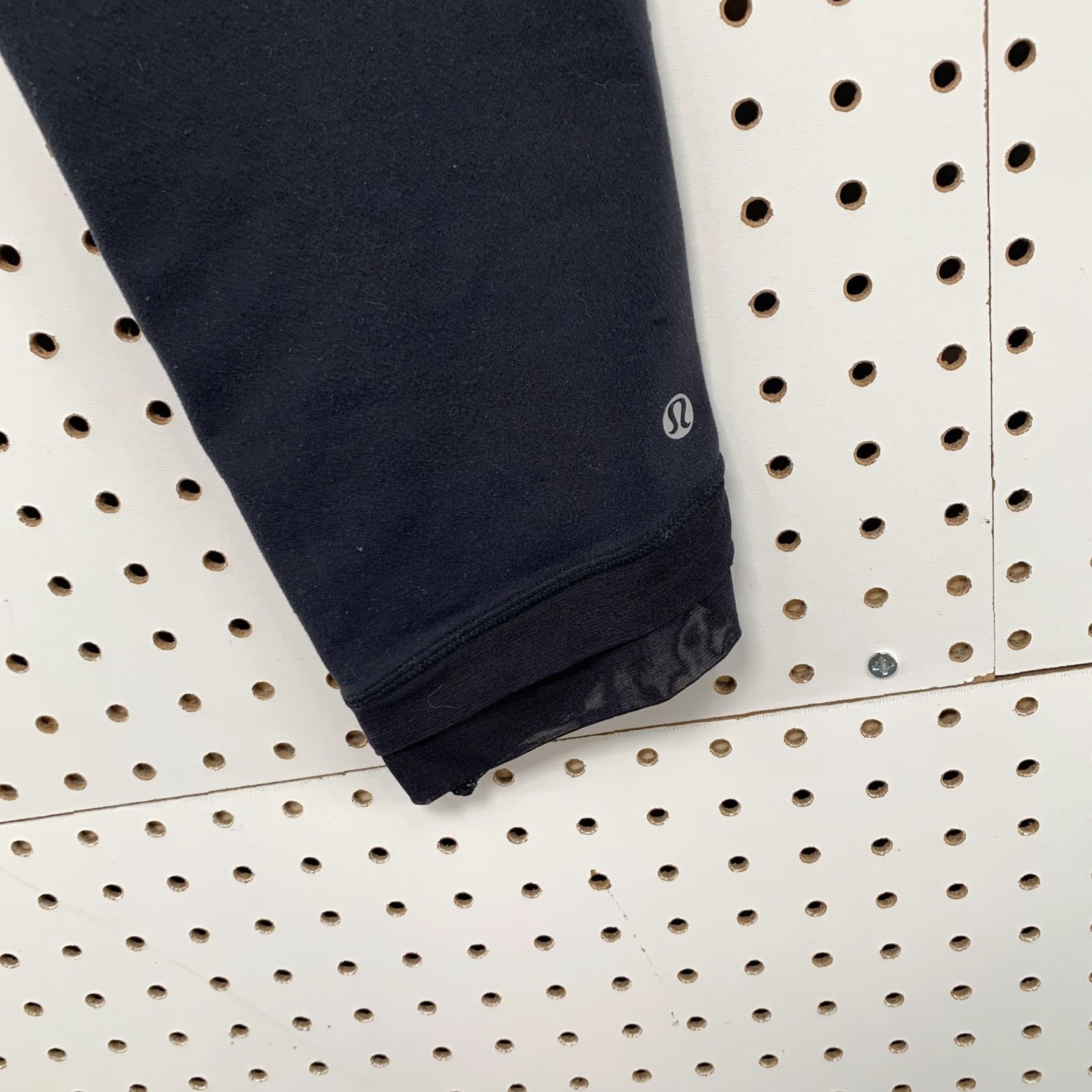 Lululemon Lululemon Black Cropped Leggings Women's Size 8 Active Yoga Athleisure Size 30" / US 8 / IT 44 - 5 Thumbnail